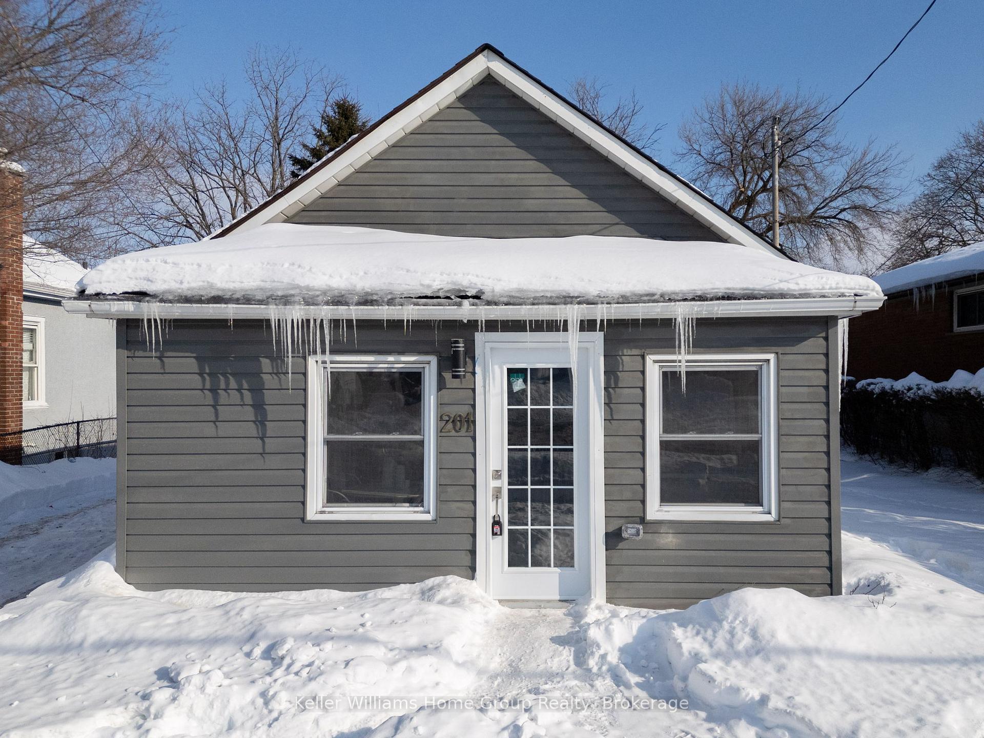 Photo 1 of 201 Fennell Avenue E, Hamilton, Centremount — HOMEH