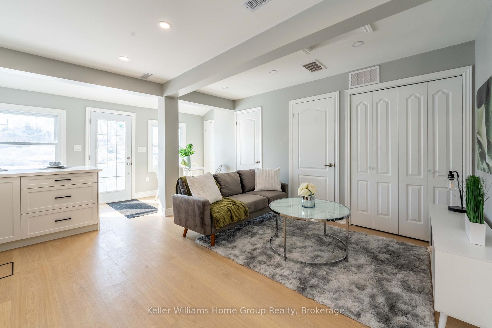 Photo 9 of 201 Fennell Avenue E, Hamilton, Centremount — HOMEH