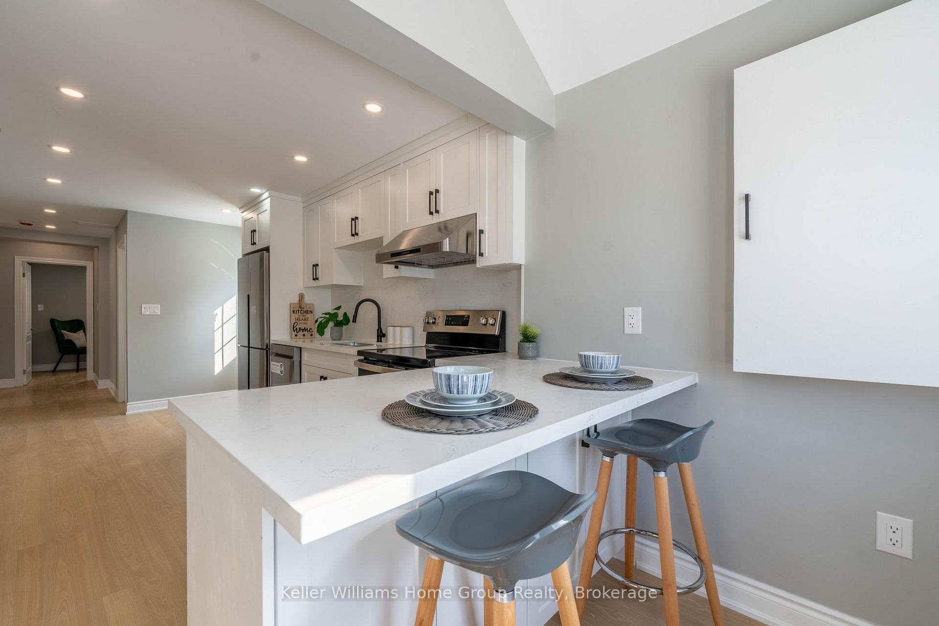 Photo 11 of 201 Fennell Avenue E, Hamilton, Centremount — HOMEH