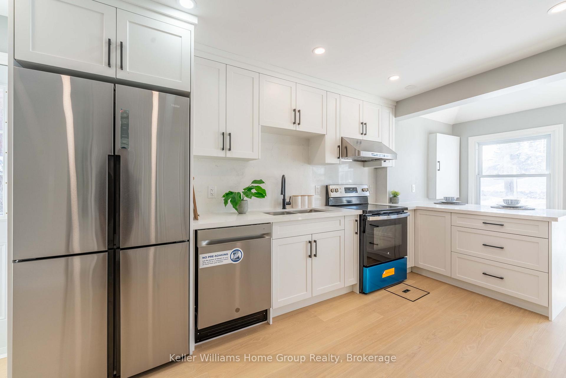 Photo 13 of 201 Fennell Avenue E, Hamilton, Centremount — HOMEH