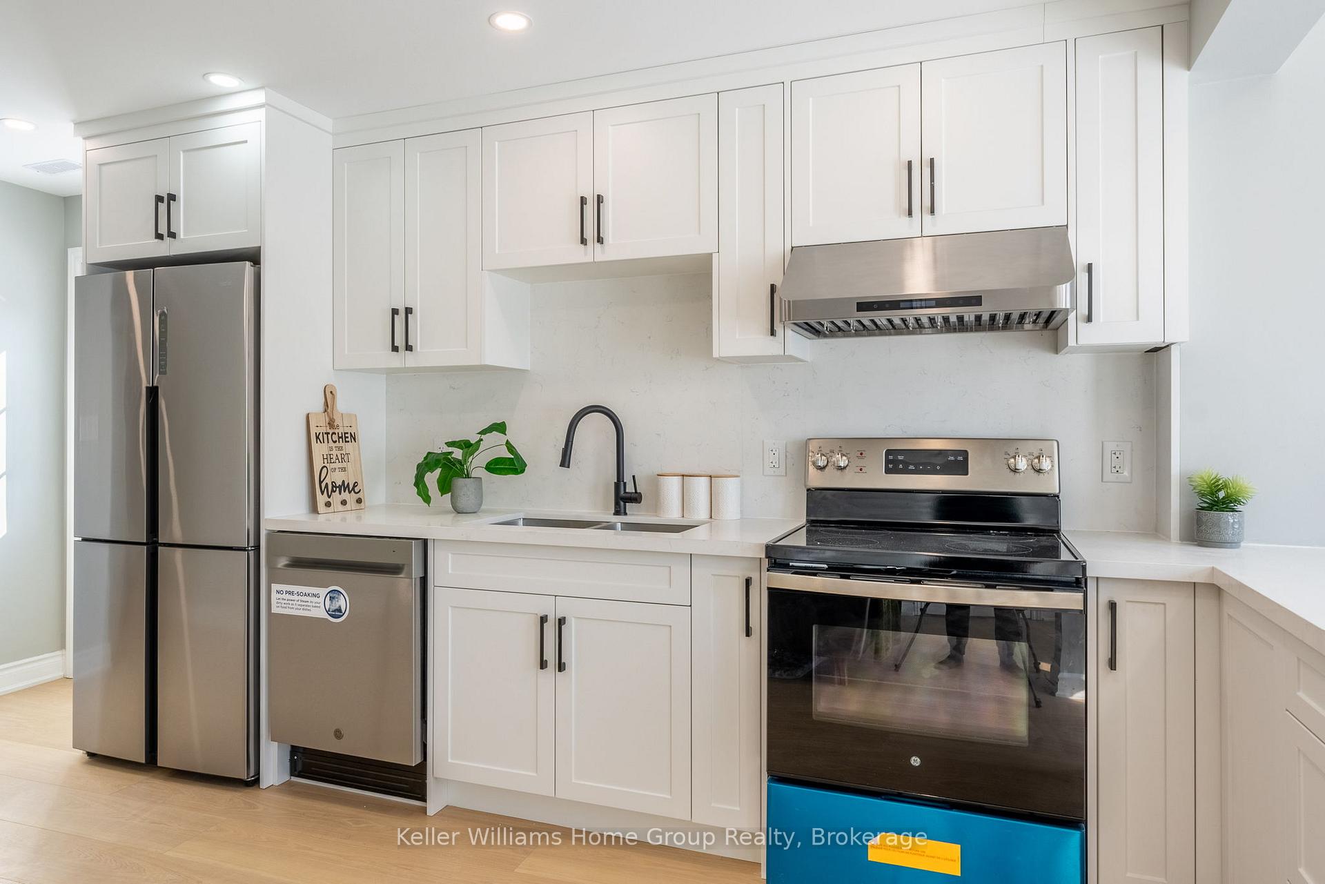 Photo 14 of 201 Fennell Avenue E, Hamilton, Centremount — HOMEH
