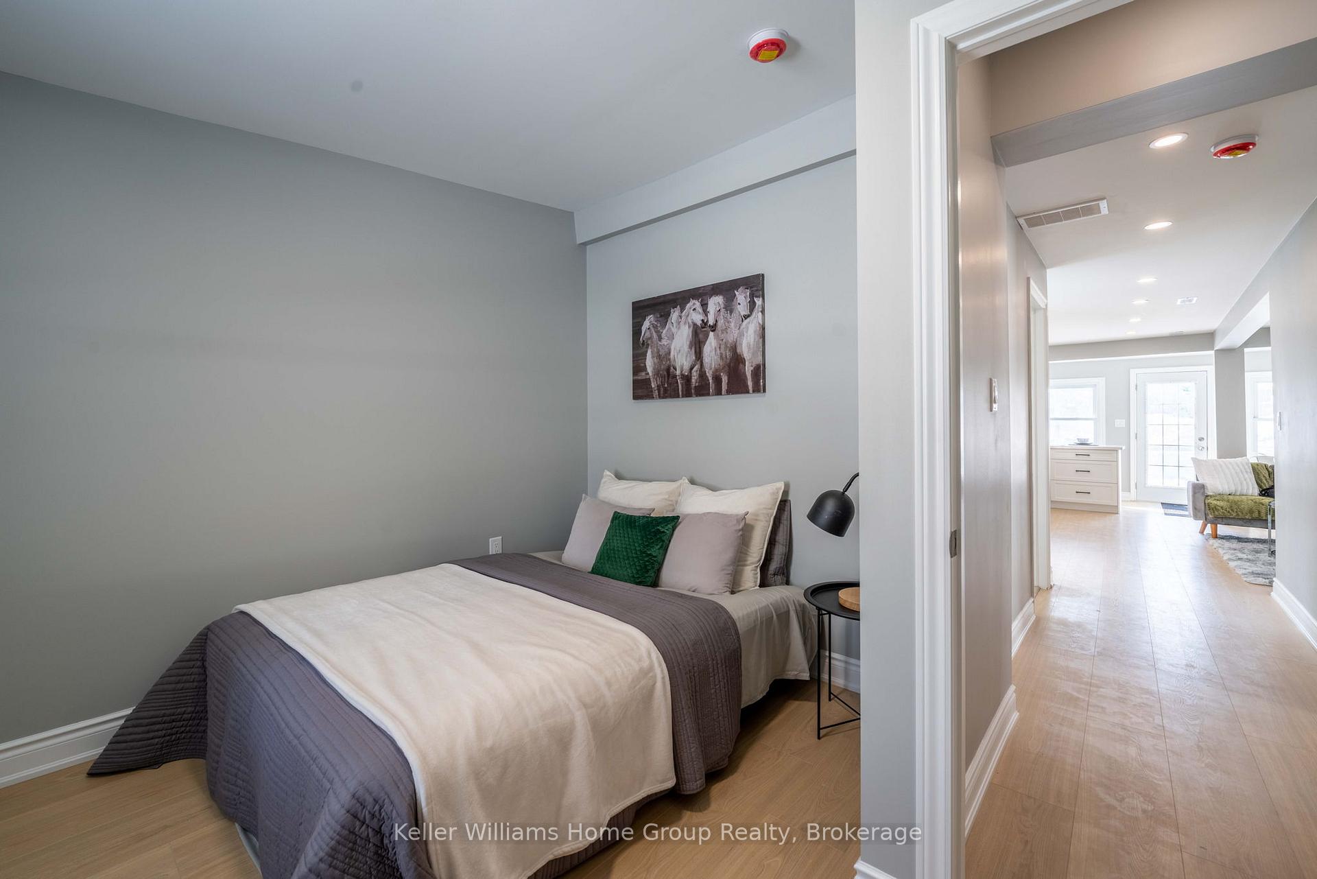 Photo 18 of 201 Fennell Avenue E, Hamilton, Centremount — HOMEH