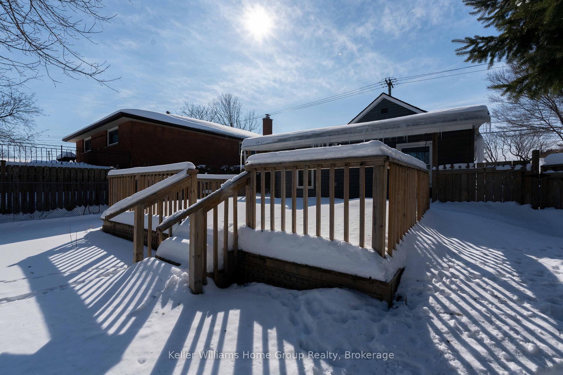 Photo 27 of 201 Fennell Avenue E, Hamilton, Centremount — HOMEH