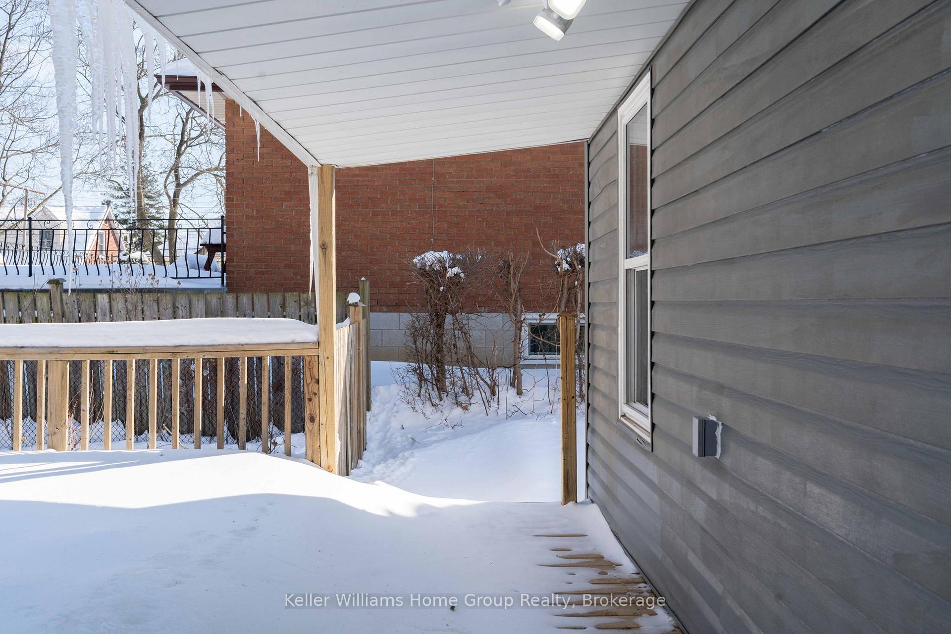 Photo 30 of 201 Fennell Avenue E, Hamilton, Centremount — HOMEH
