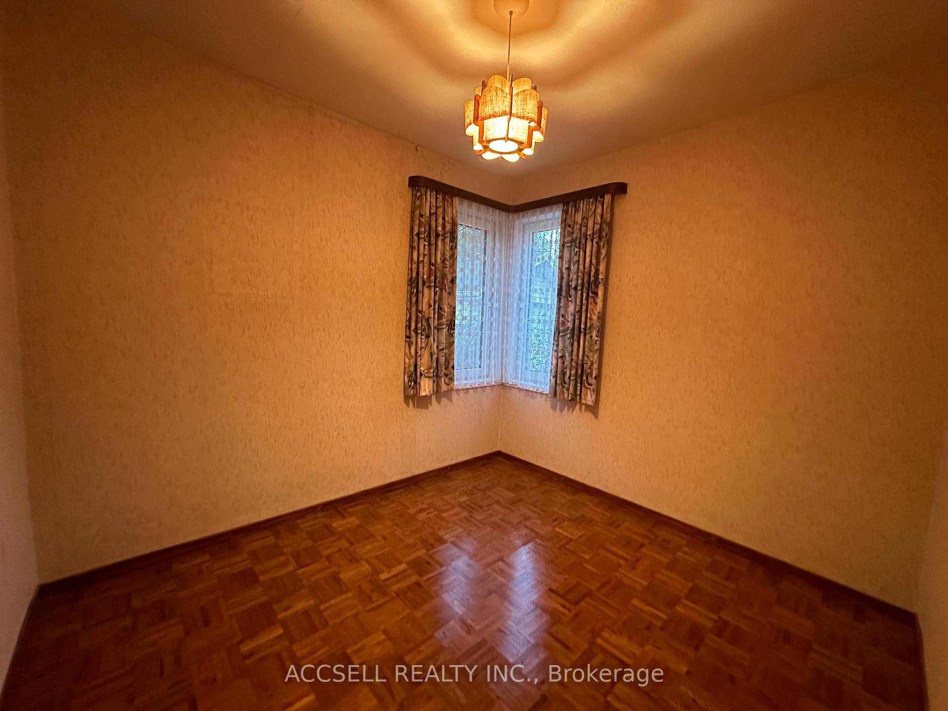 Photo 6 of 198 Highland Road E, Kitchener — HOMEH