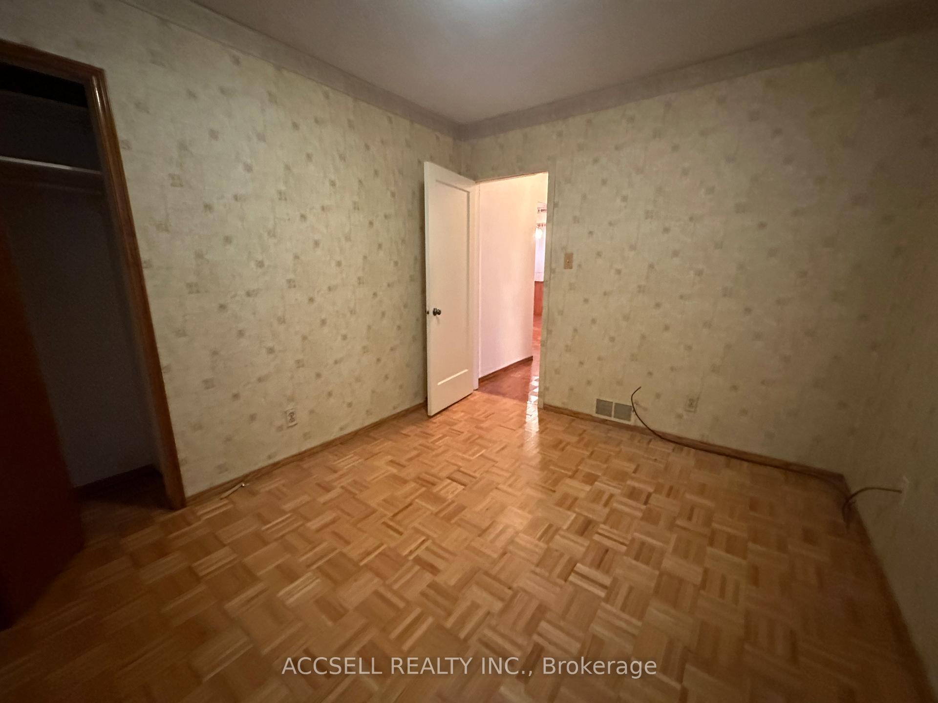 Photo 9 of 198 Highland Road E, Kitchener — HOMEH
