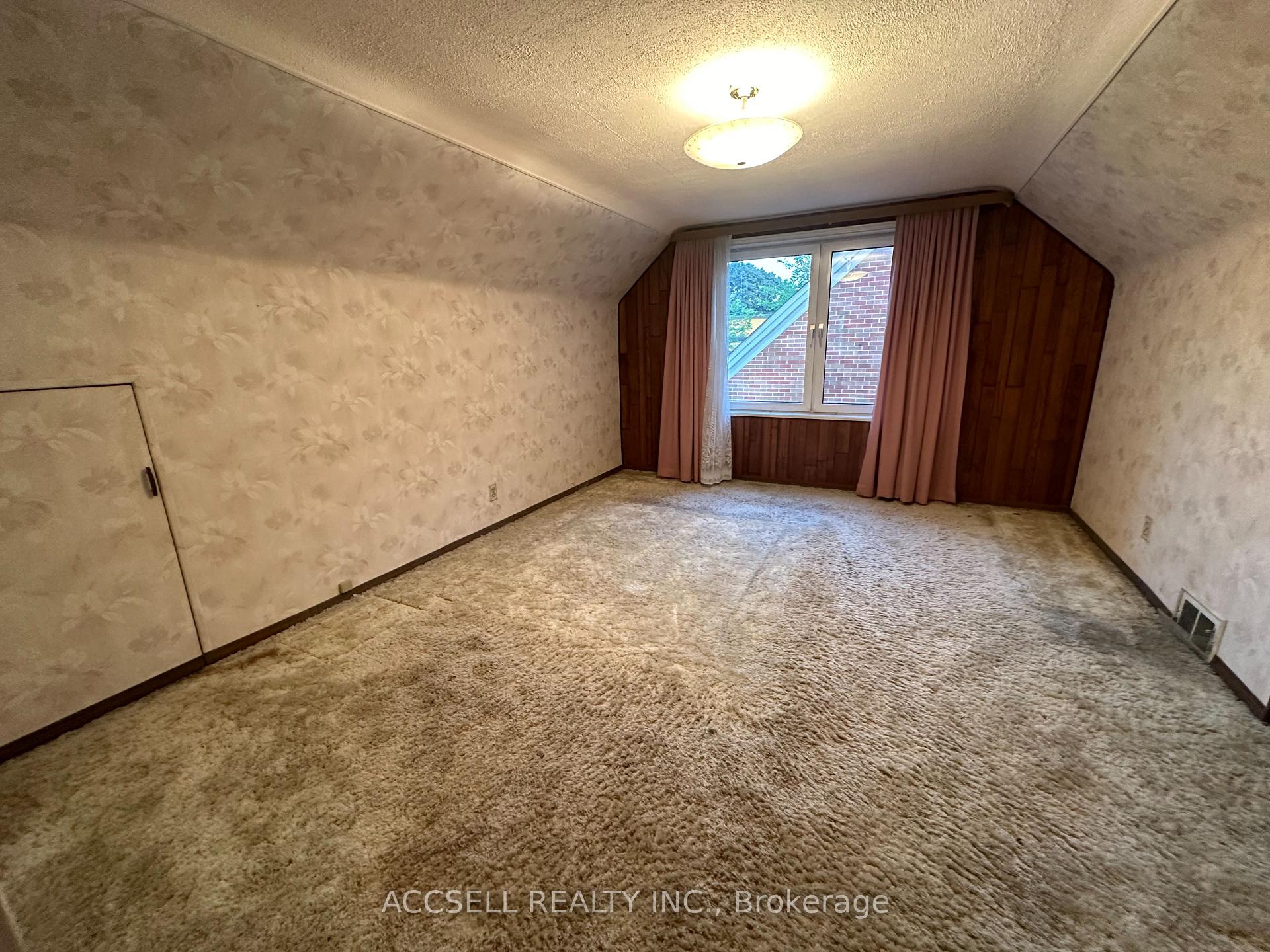 Photo 17 of 198 Highland Road E, Kitchener — HOMEH