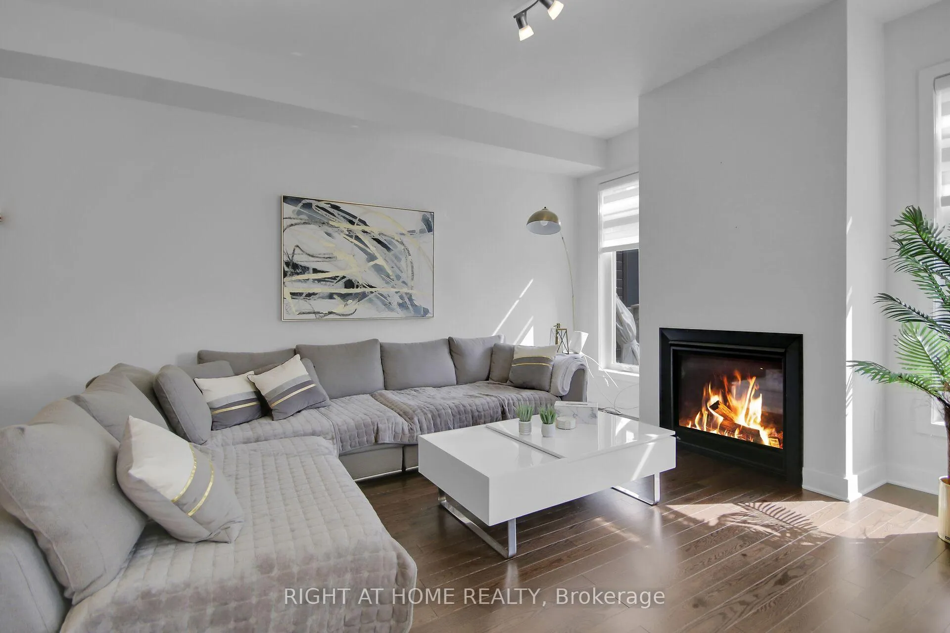 Photo 6 of 741 Twist Way, Ottawa, Kanata - Emerald Meadows/Trailwest — HOMEH