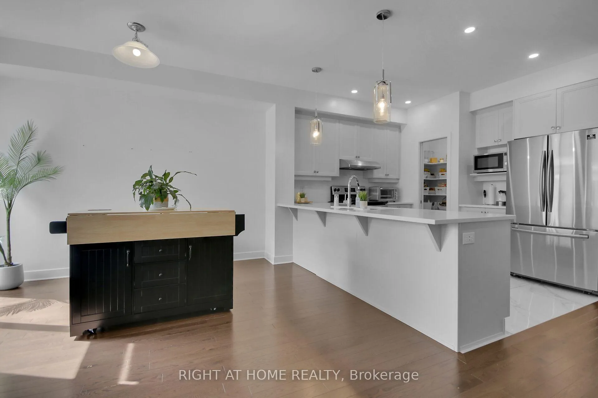Photo 12 of 741 Twist Way, Ottawa, Kanata - Emerald Meadows/Trailwest — HOMEH