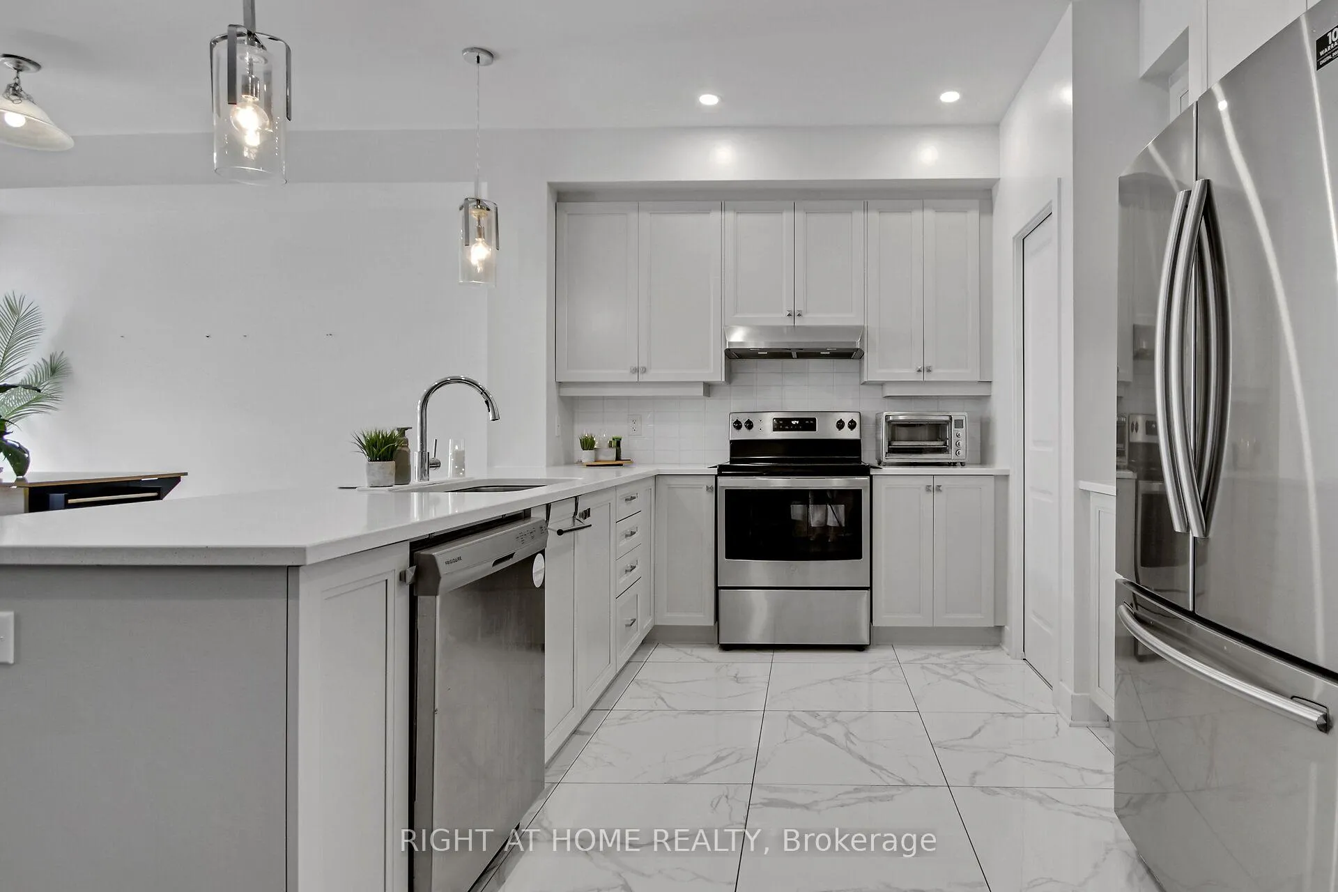 Photo 17 of 741 Twist Way, Ottawa, Kanata - Emerald Meadows/Trailwest — HOMEH