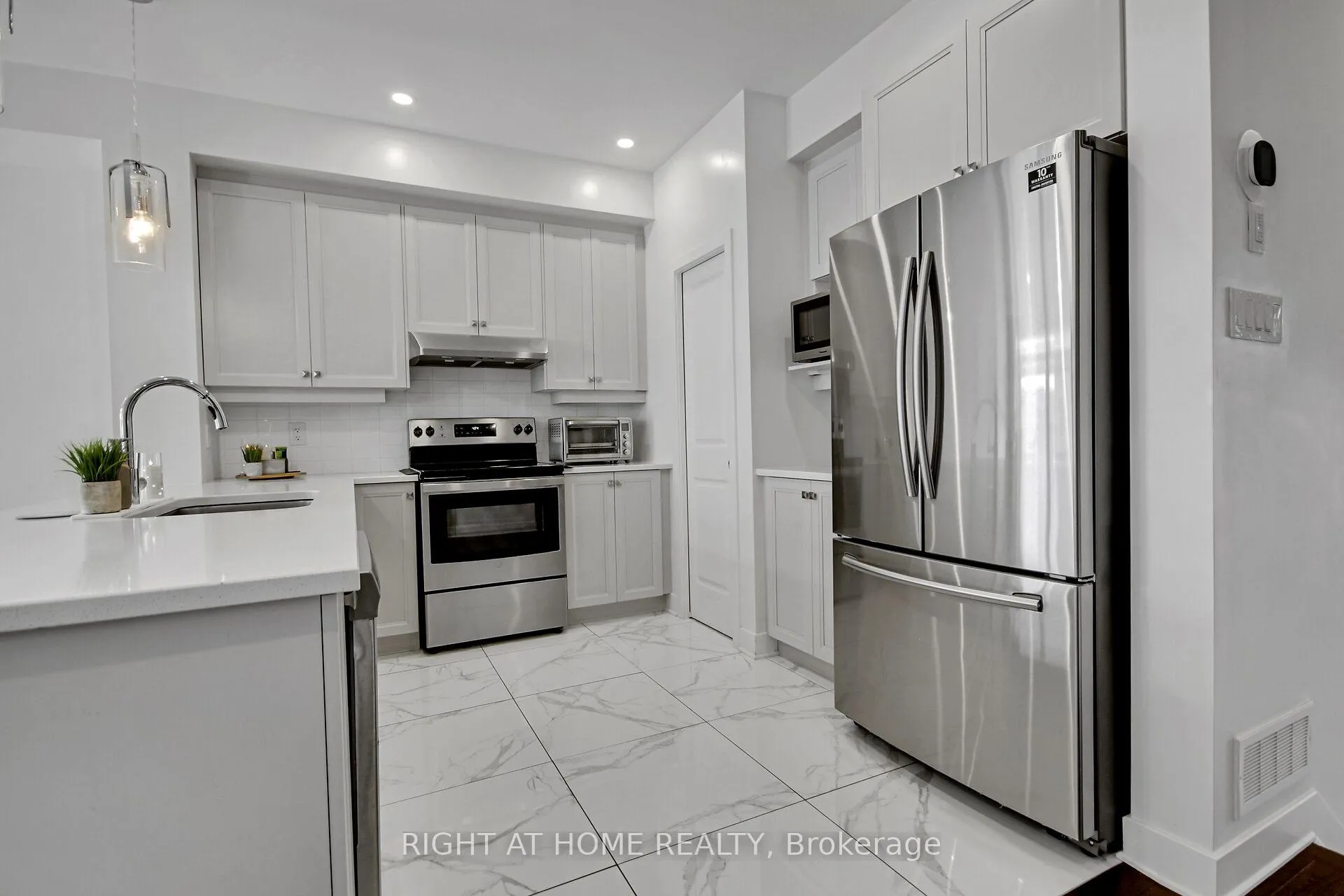 Photo 18 of 741 Twist Way, Ottawa, Kanata - Emerald Meadows/Trailwest — HOMEH