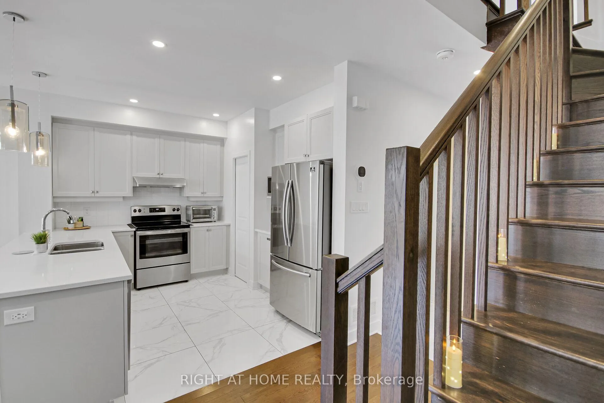 Photo 21 of 741 Twist Way, Ottawa, Kanata - Emerald Meadows/Trailwest — HOMEH