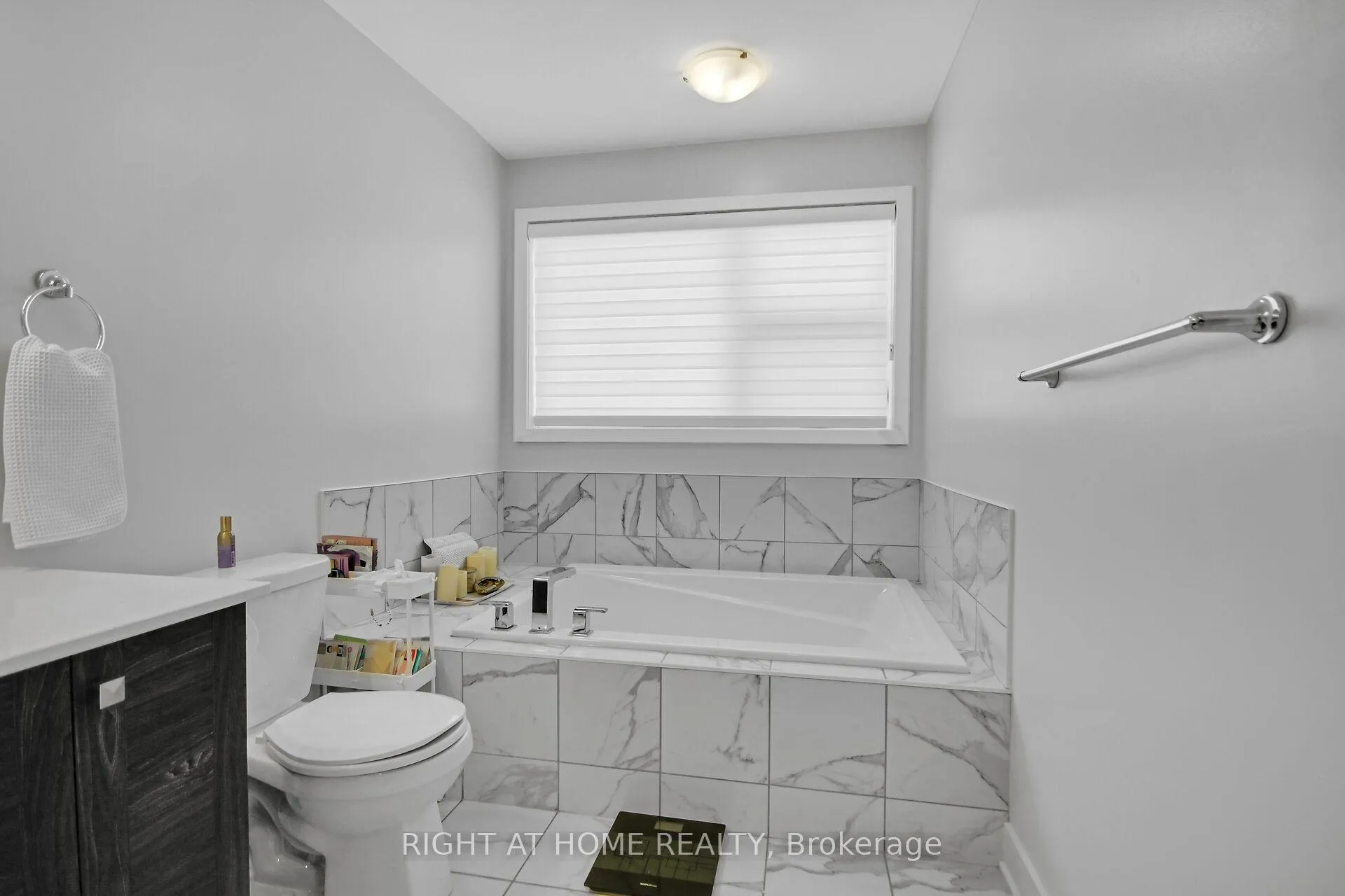 Photo 26 of 741 Twist Way, Ottawa, Kanata - Emerald Meadows/Trailwest — HOMEH