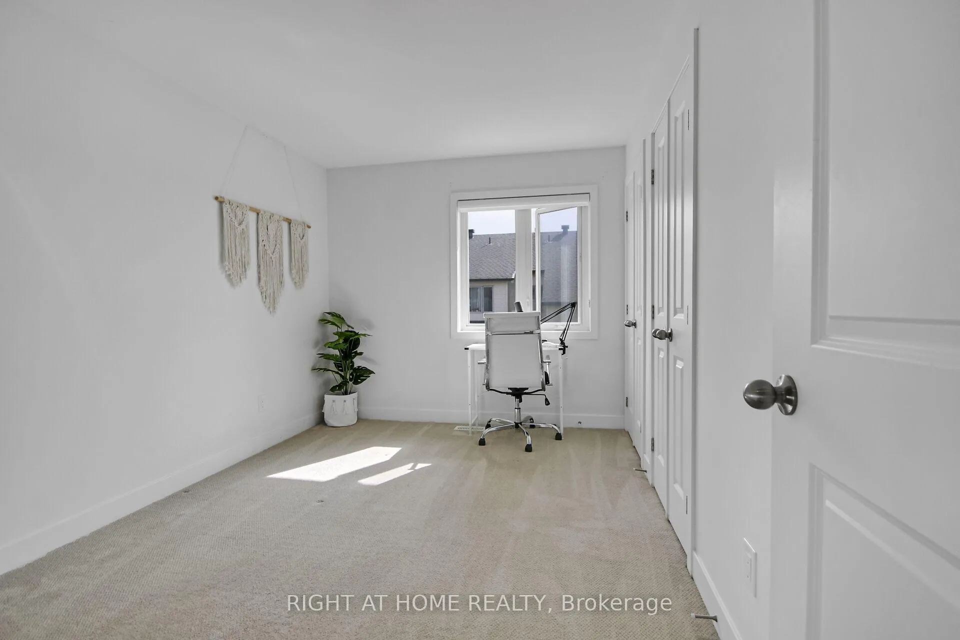 Photo 32 of 741 Twist Way, Ottawa, Kanata - Emerald Meadows/Trailwest — HOMEH