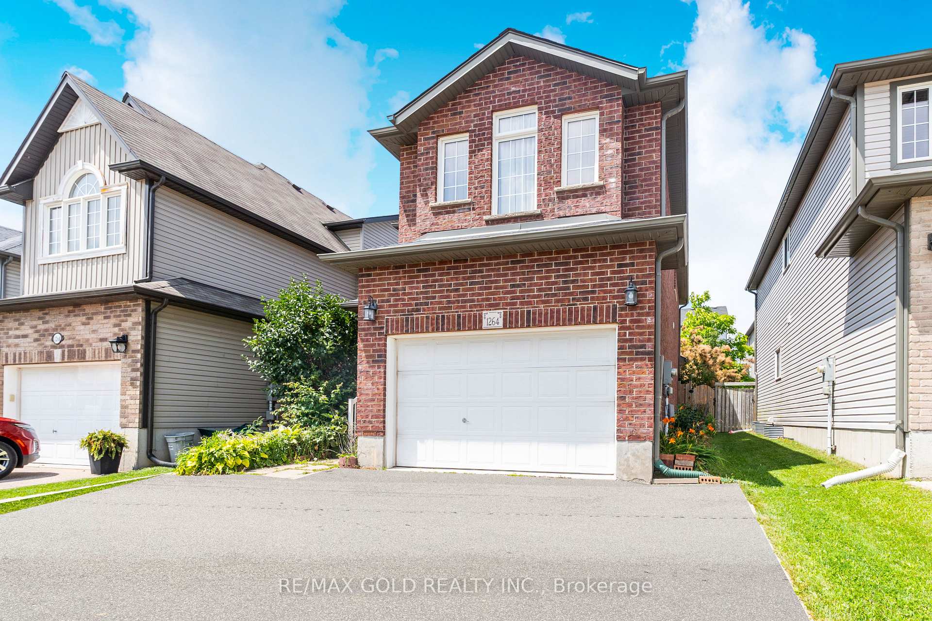 Photo 3 of 1264 Countrystone Drive, Kitchener — HOMEH