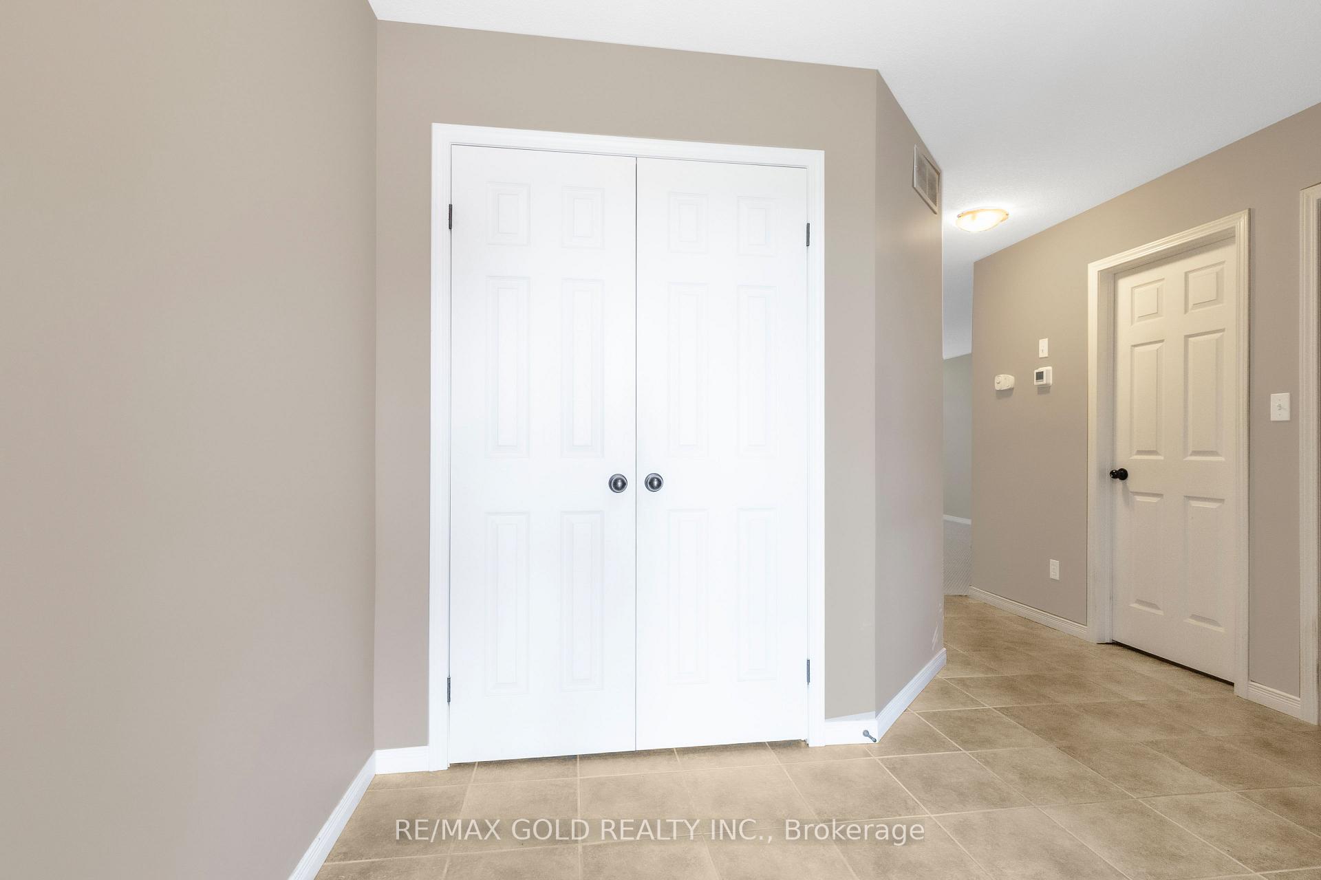 Photo 6 of 1264 Countrystone Drive, Kitchener — HOMEH