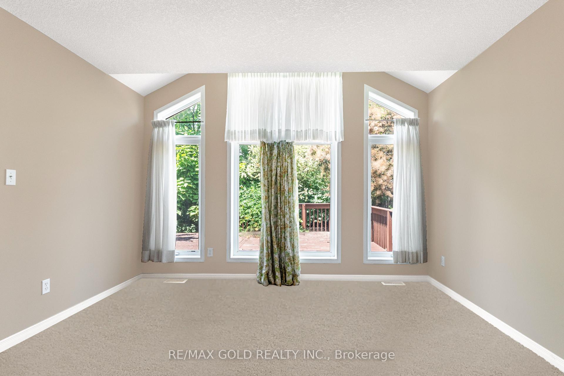 Photo 8 of 1264 Countrystone Drive, Kitchener — HOMEH