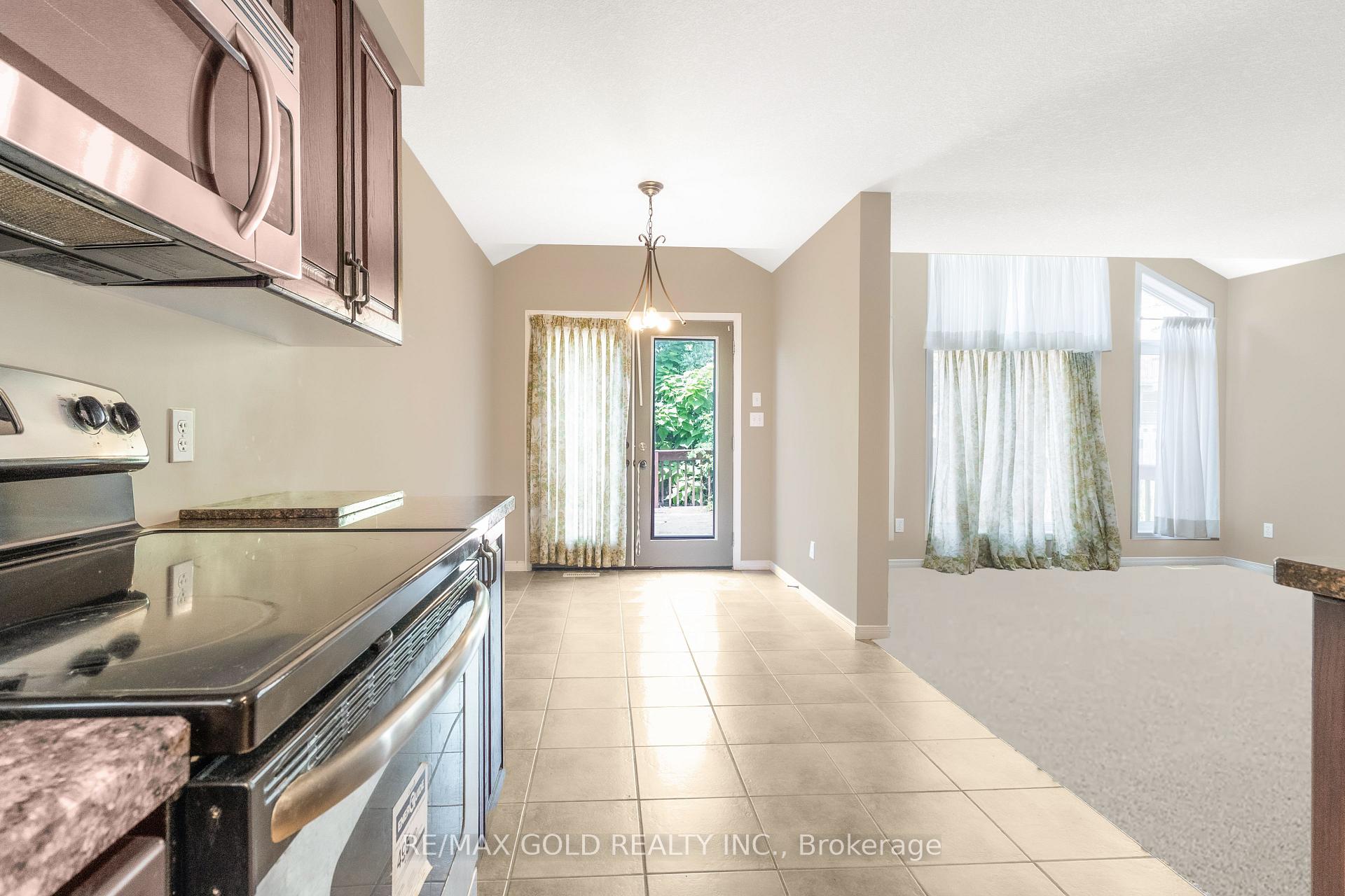 Photo 12 of 1264 Countrystone Drive, Kitchener — HOMEH