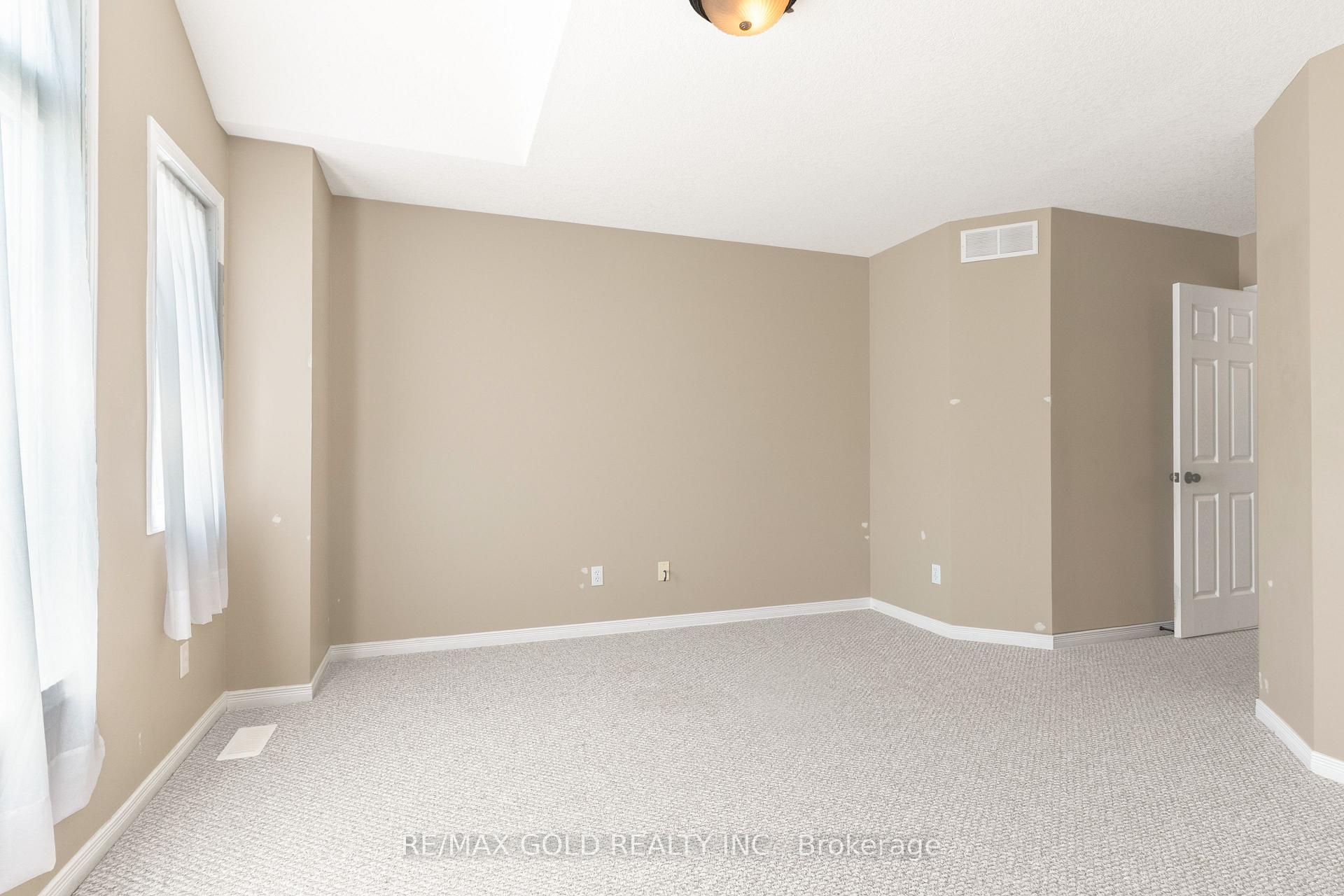 Photo 16 of 1264 Countrystone Drive, Kitchener — HOMEH
