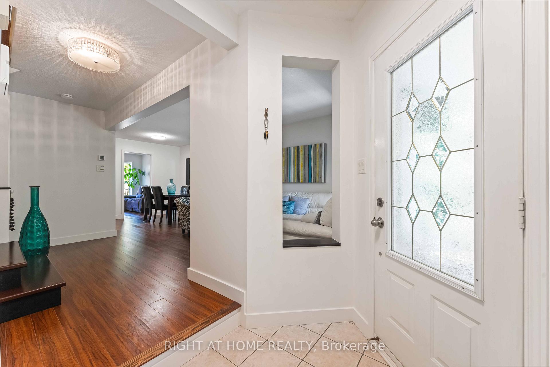 Photo 4 of 142 Blackdome Crescent, Ottawa, Kanata - Kanata Lakes/Heritage Hills — HOMEH