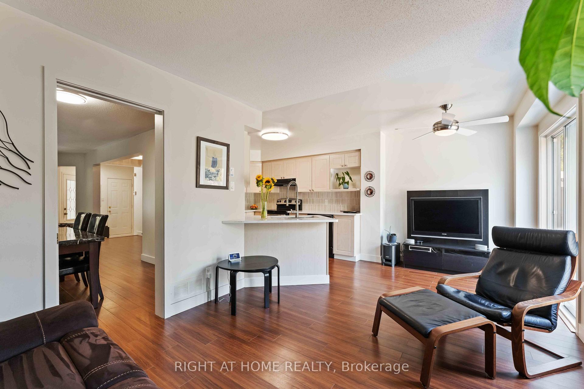 Photo 6 of 142 Blackdome Crescent, Ottawa, Kanata - Kanata Lakes/Heritage Hills — HOMEH