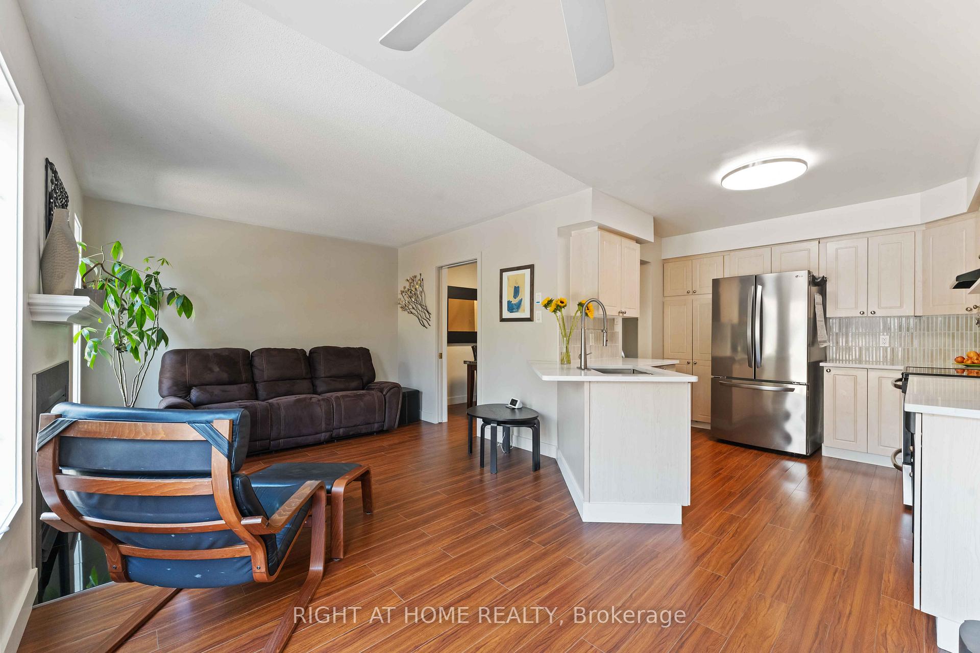 Photo 7 of 142 Blackdome Crescent, Ottawa, Kanata - Kanata Lakes/Heritage Hills — HOMEH