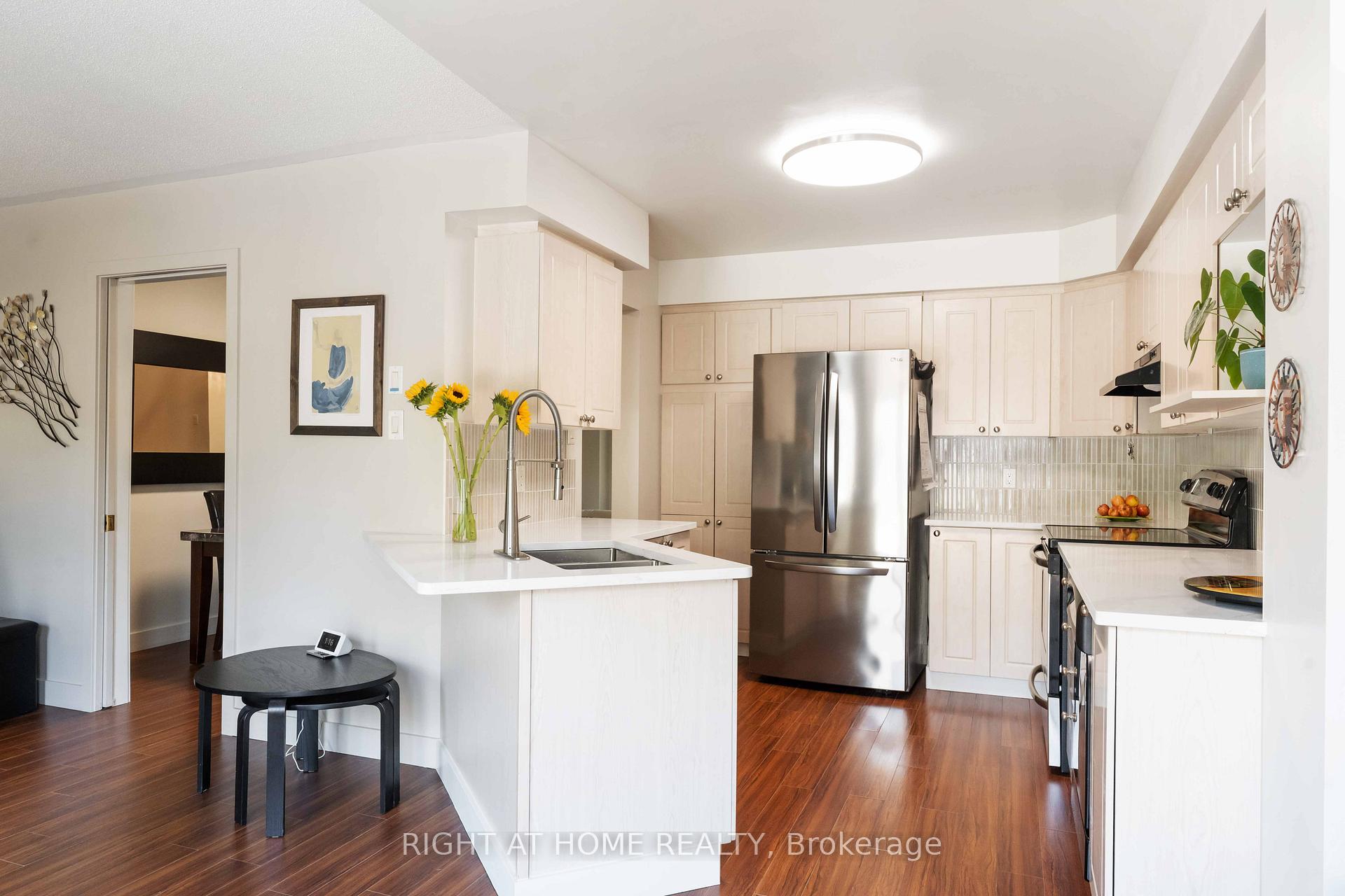 Photo 12 of 142 Blackdome Crescent, Ottawa, Kanata - Kanata Lakes/Heritage Hills — HOMEH