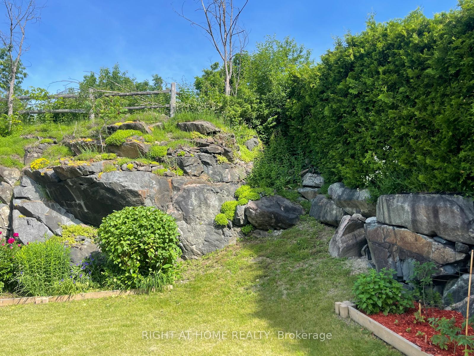 Photo 29 of 142 Blackdome Crescent, Ottawa, Kanata - Kanata Lakes/Heritage Hills — HOMEH
