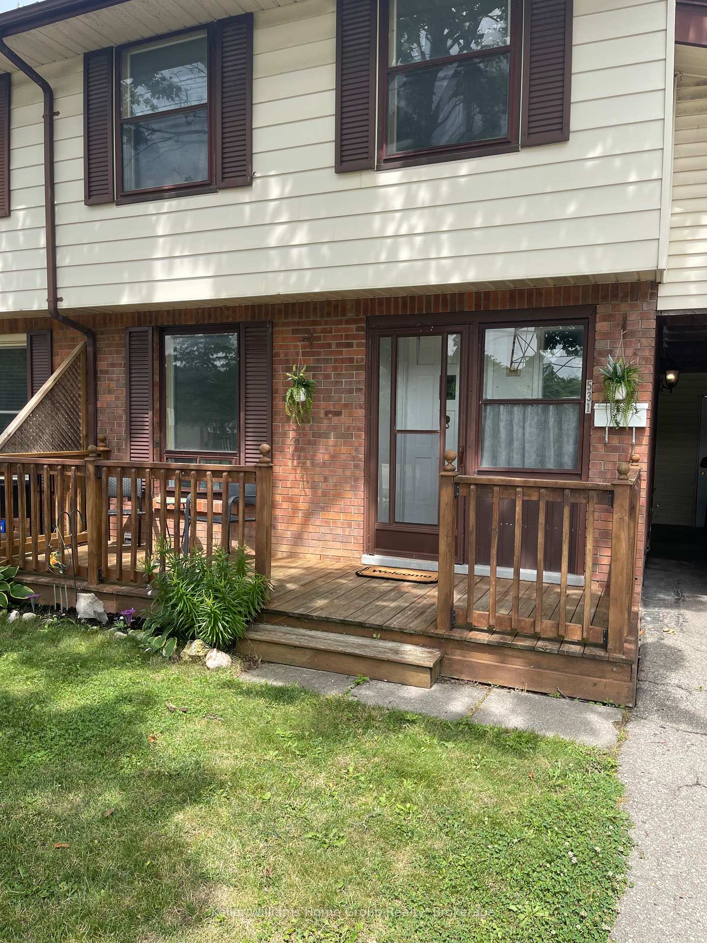 Photo 1 of 531 Strasburg Road, Kitchener — HOMEH
