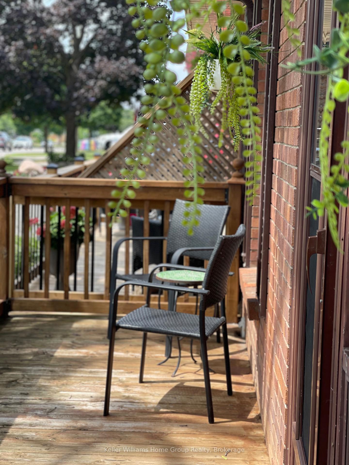 Photo 2 of 531 Strasburg Road, Kitchener — HOMEH
