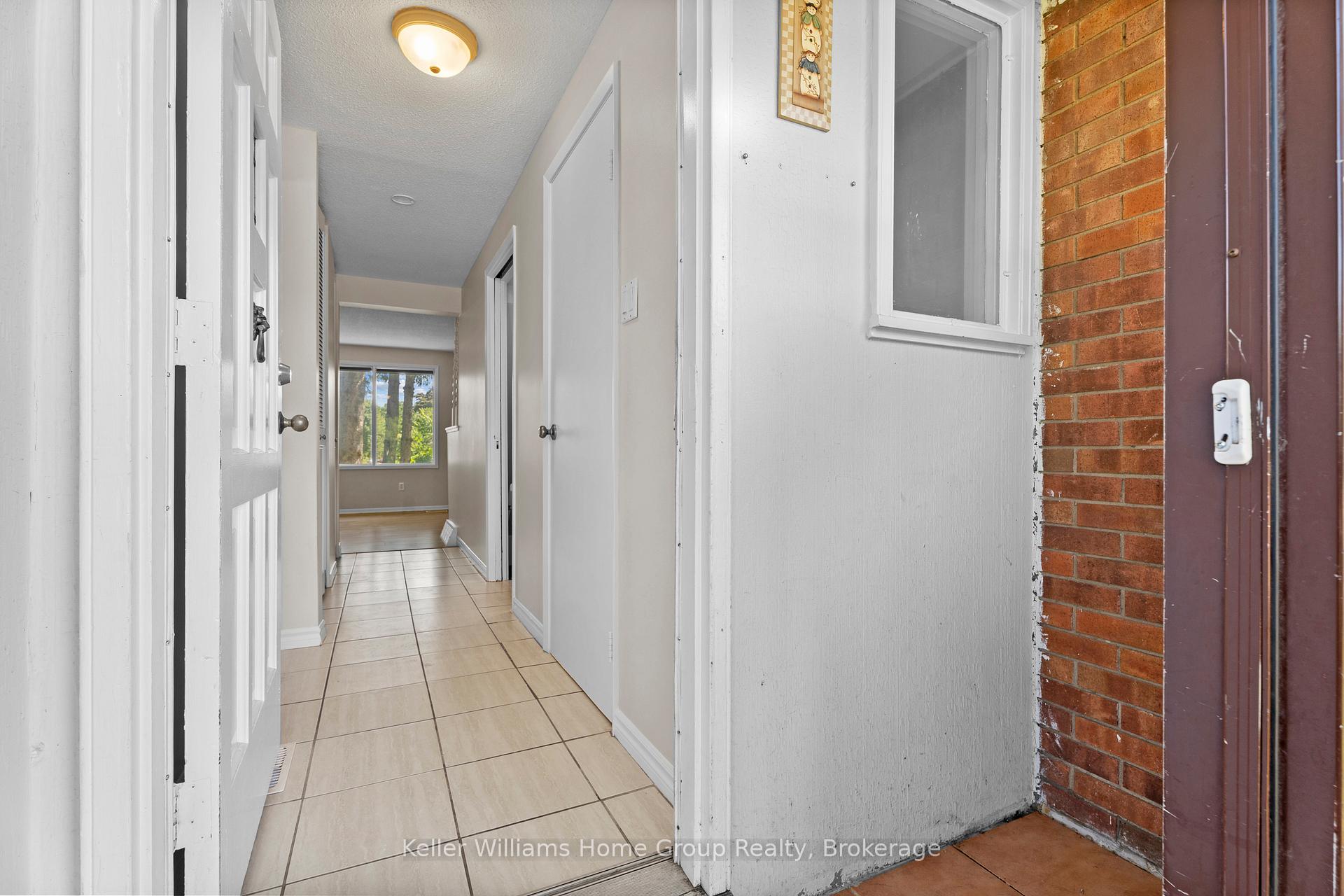 Photo 4 of 531 Strasburg Road, Kitchener — HOMEH