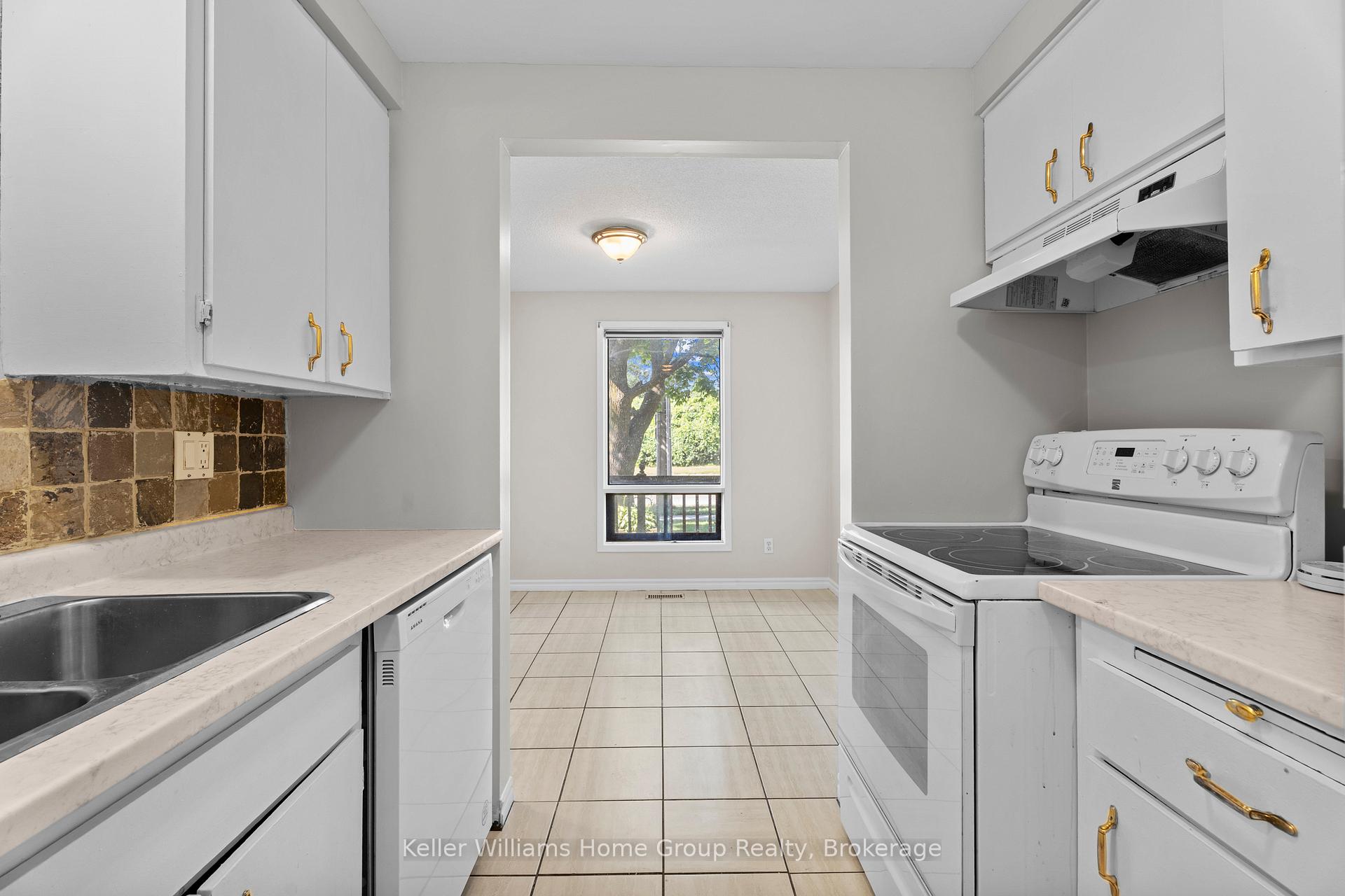 Photo 6 of 531 Strasburg Road, Kitchener — HOMEH