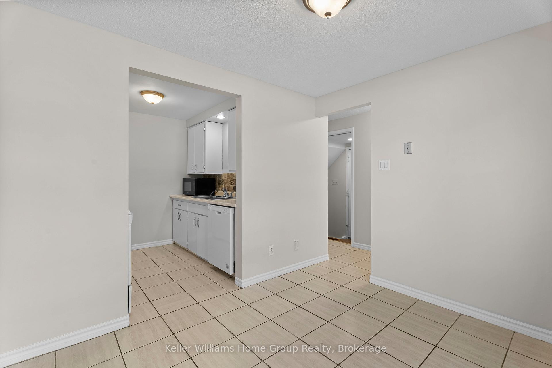 Photo 9 of 531 Strasburg Road, Kitchener — HOMEH