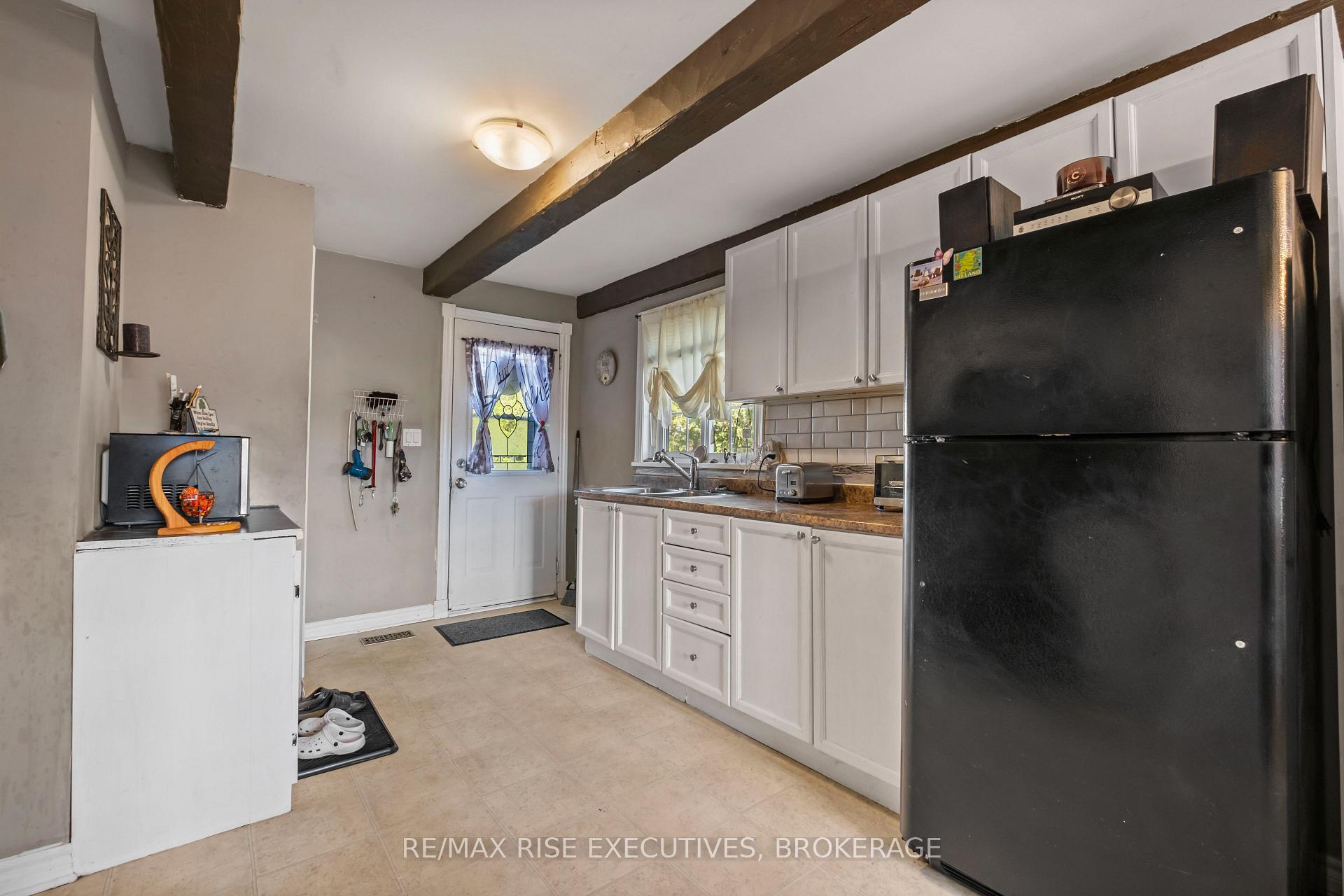 Photo 7 of 311 Simmons Road, Loyalist, Lennox and Addington - South — HOMEH