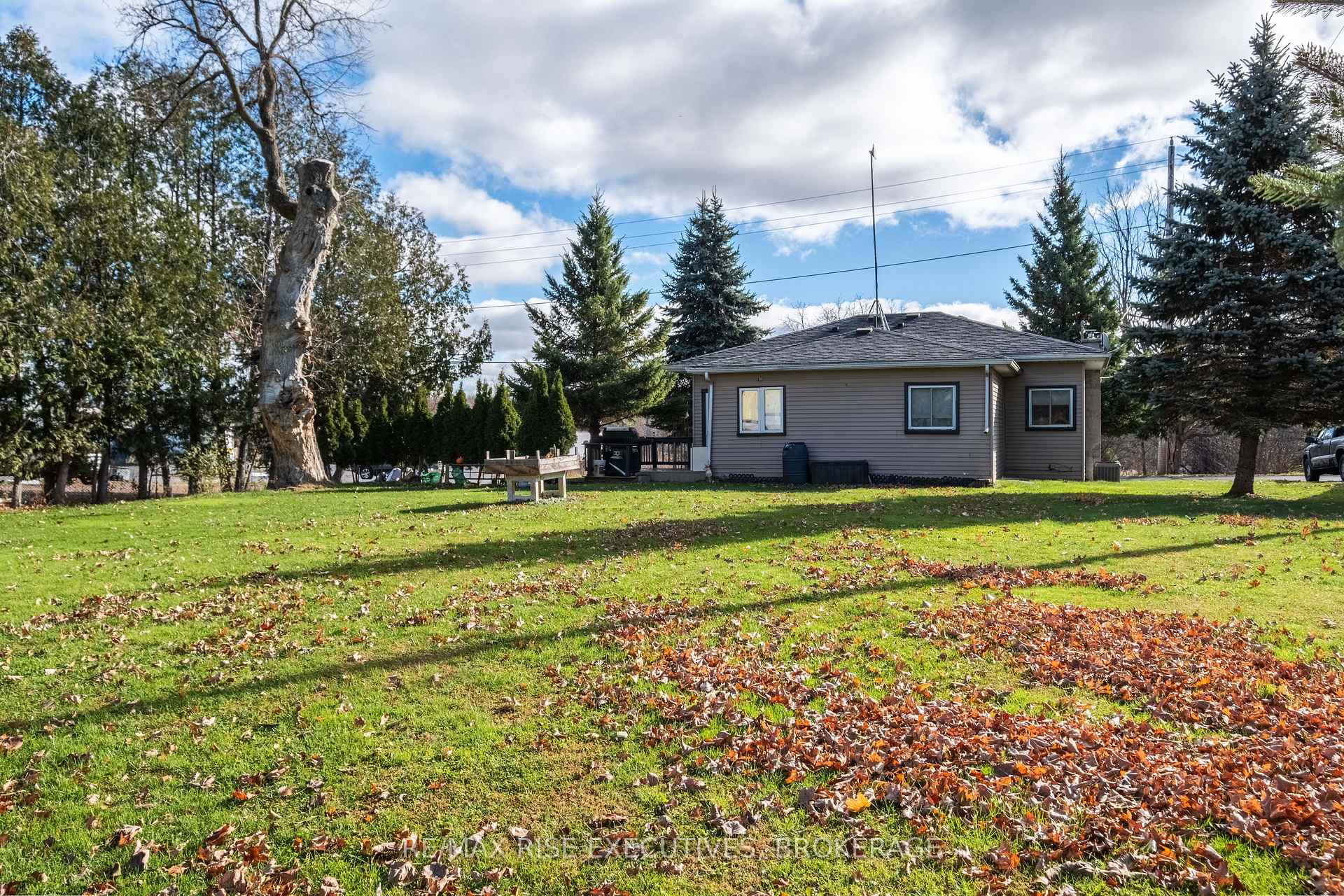 Photo 31 of 311 Simmons Road, Loyalist, Lennox and Addington - South — HOMEH