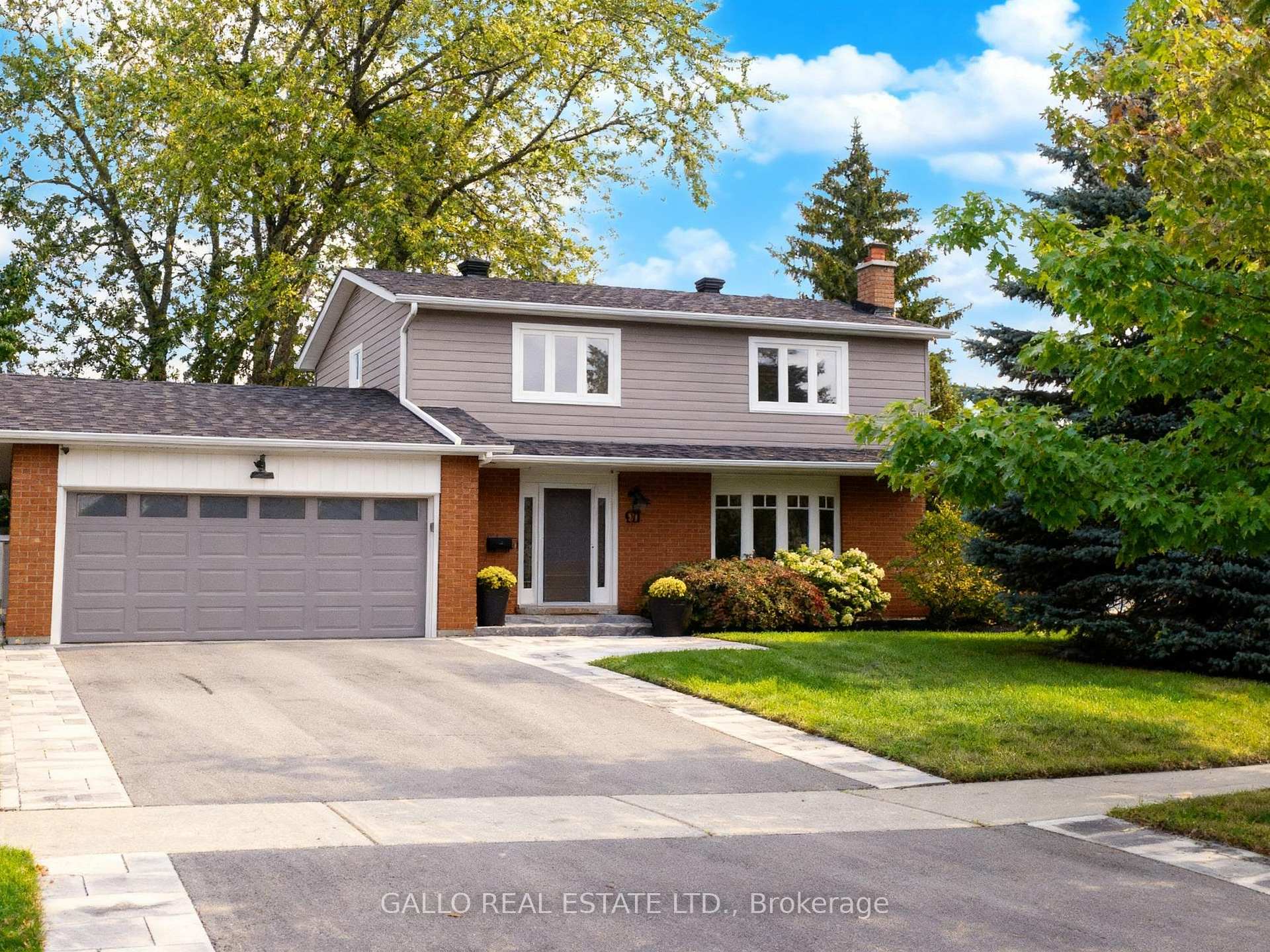 Photo 1 of 17 Sir Caradoc Place, Markham, Markham Village — HOMEH