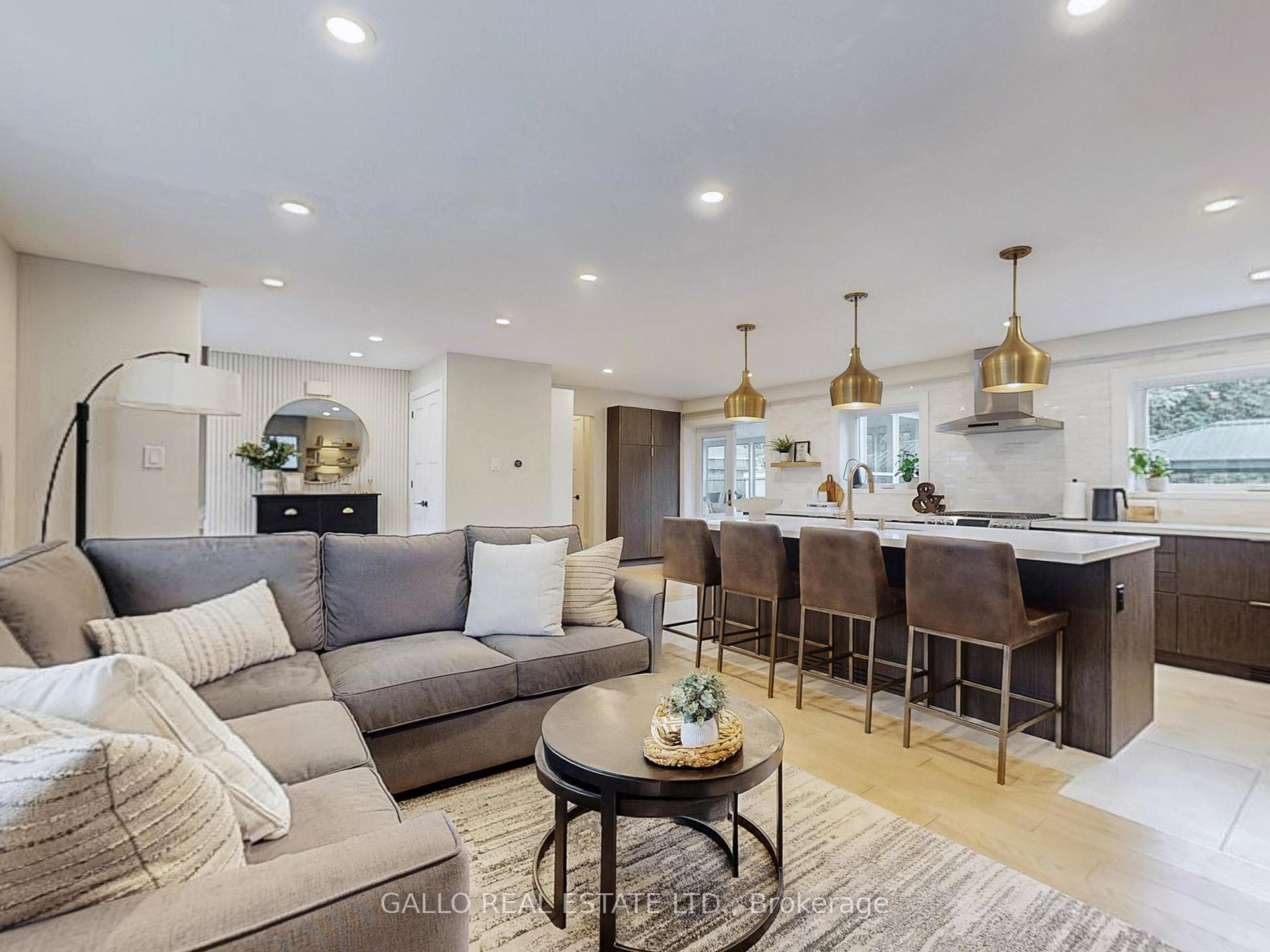 Photo 5 of 17 Sir Caradoc Place, Markham, Markham Village — HOMEH