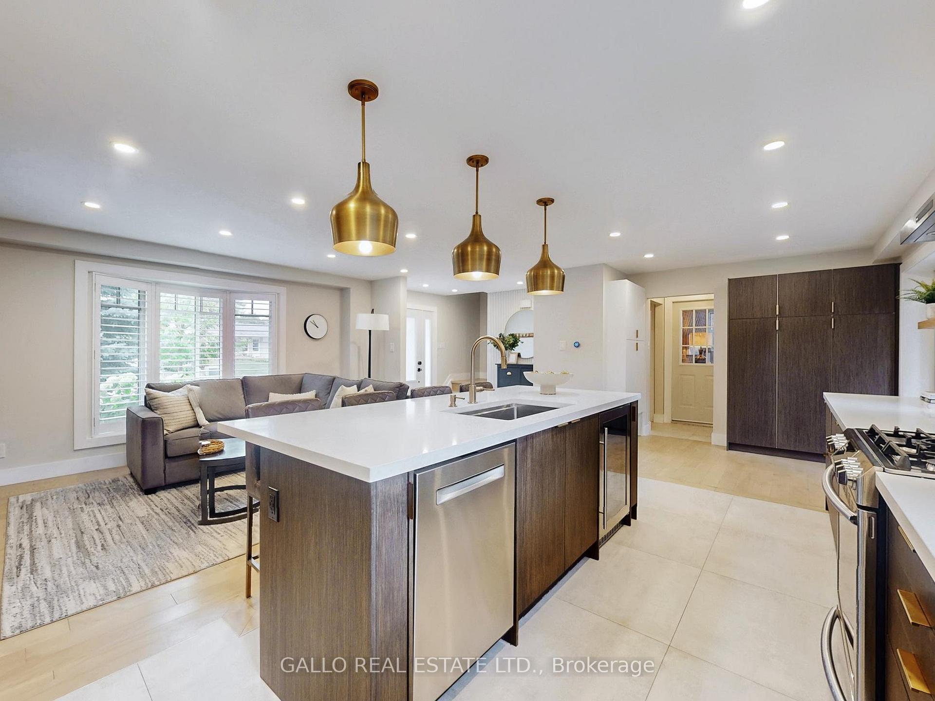 Photo 6 of 17 Sir Caradoc Place, Markham, Markham Village — HOMEH