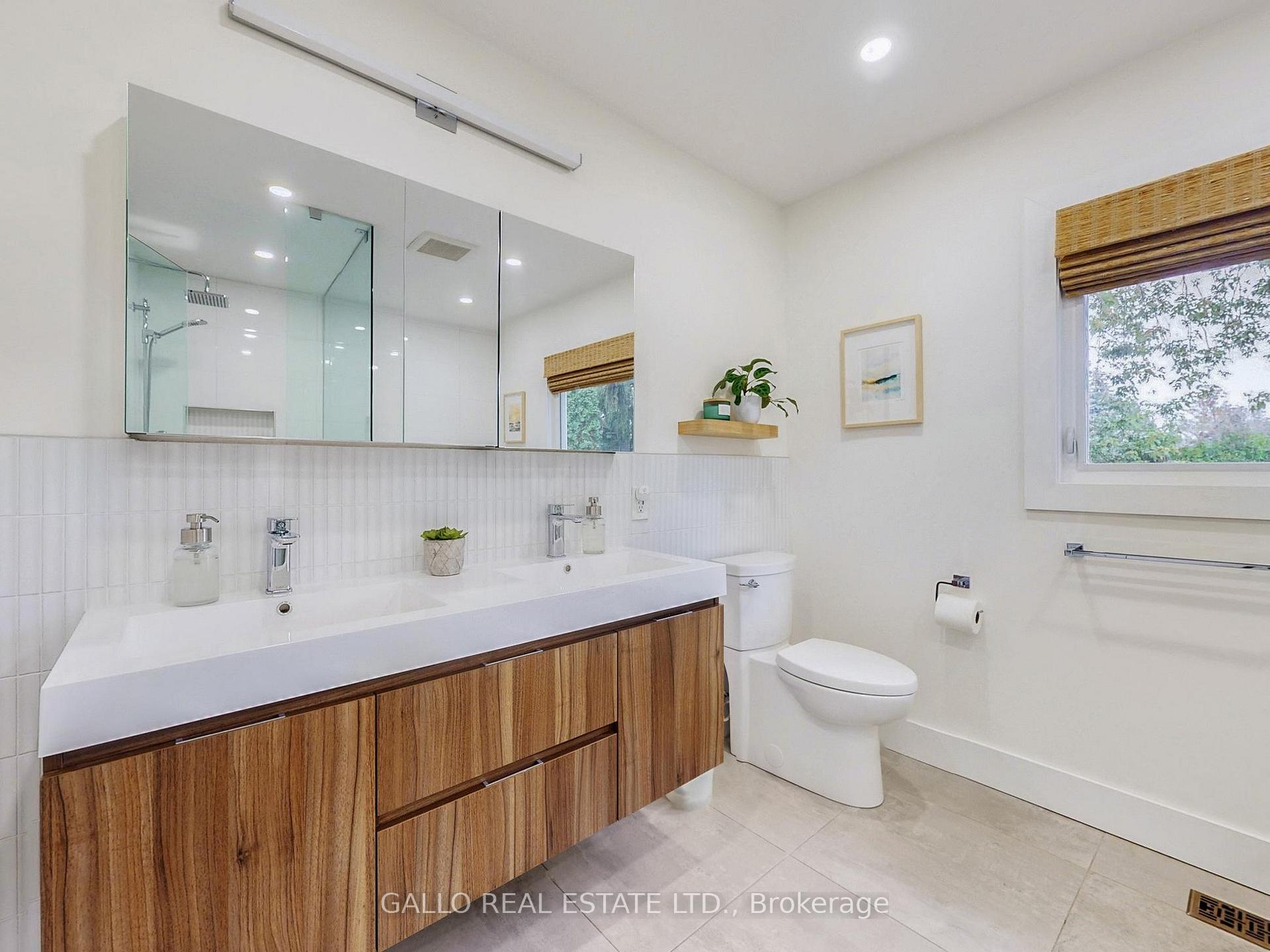 Photo 15 of 17 Sir Caradoc Place, Markham, Markham Village — HOMEH