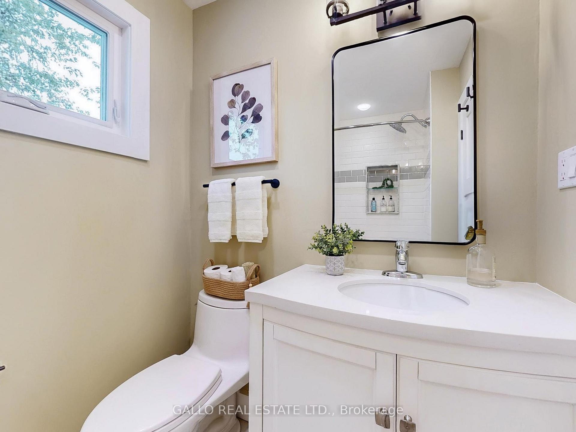 Photo 19 of 17 Sir Caradoc Place, Markham, Markham Village — HOMEH