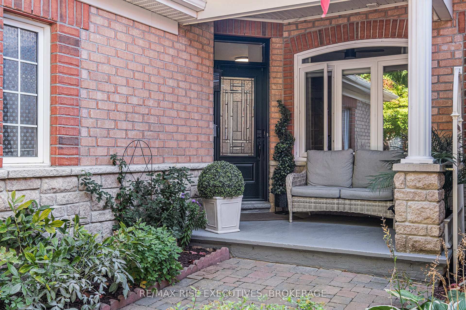 Photo 2 of 8 Kinmount Private, Ottawa, Kanata - Kanata Lakes/Heritage Hills — HOMEH