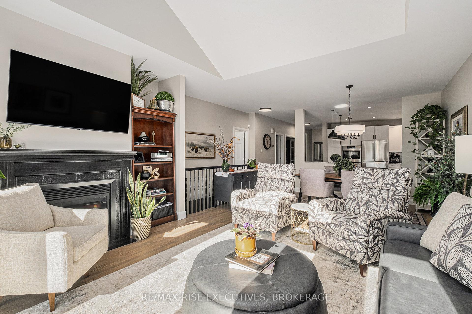 Photo 5 of 8 Kinmount Private, Ottawa, Kanata - Kanata Lakes/Heritage Hills — HOMEH