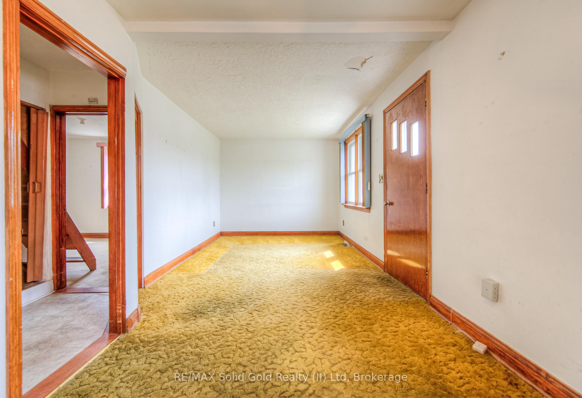 Photo 14 of 48 Barbara Crescent, Kitchener — HOMEH