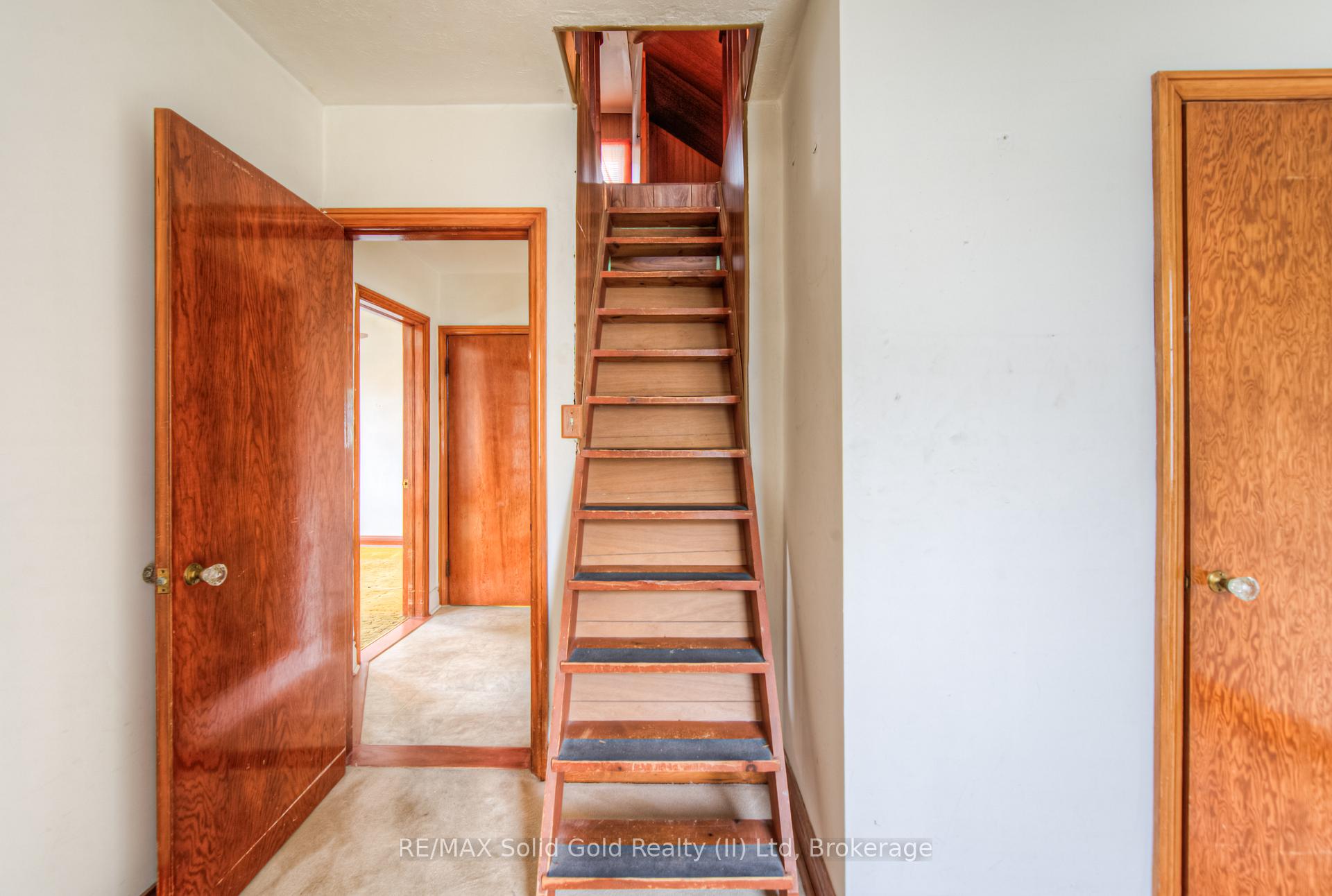 Photo 22 of 48 Barbara Crescent, Kitchener — HOMEH