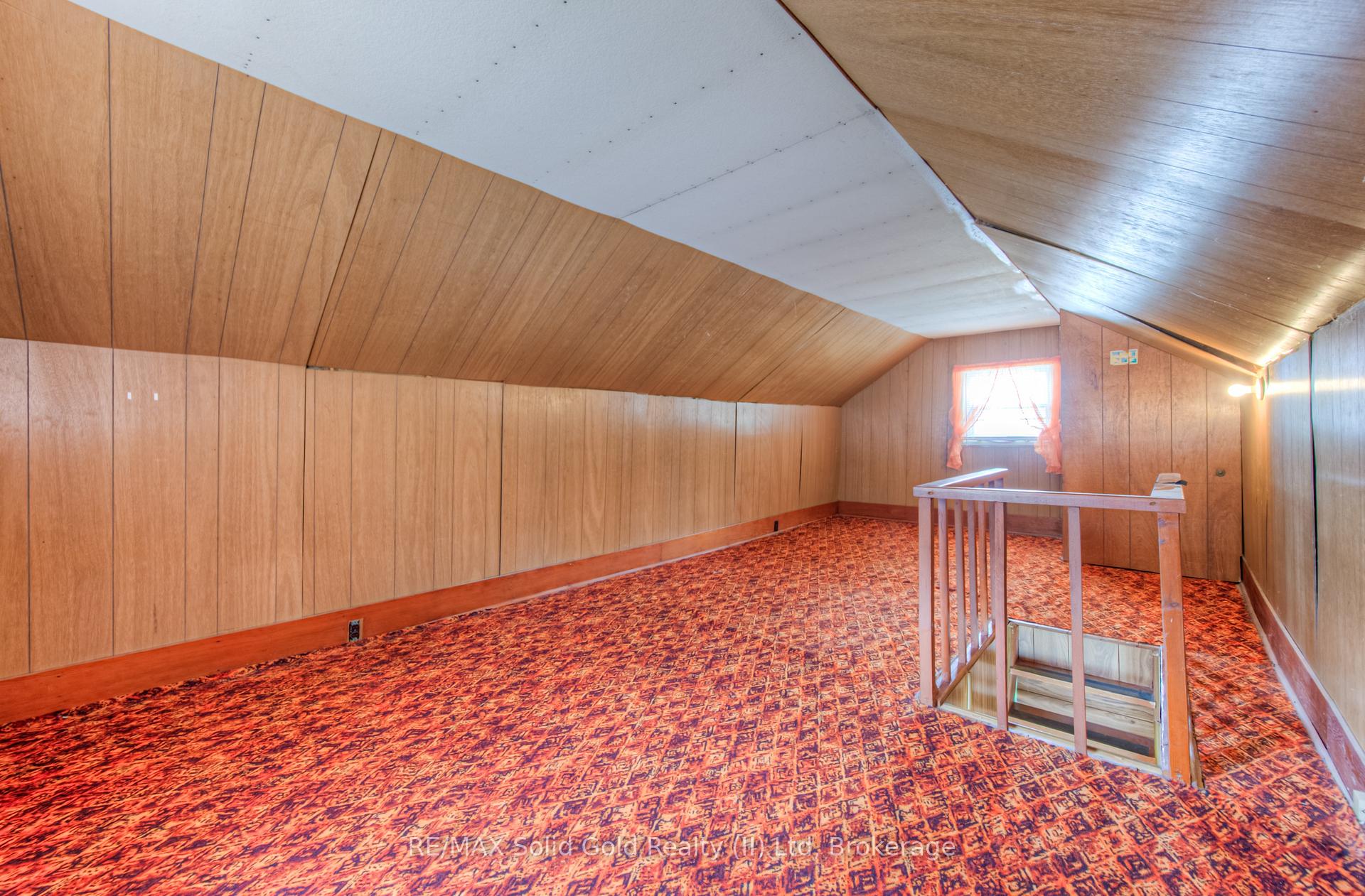 Photo 23 of 48 Barbara Crescent, Kitchener — HOMEH