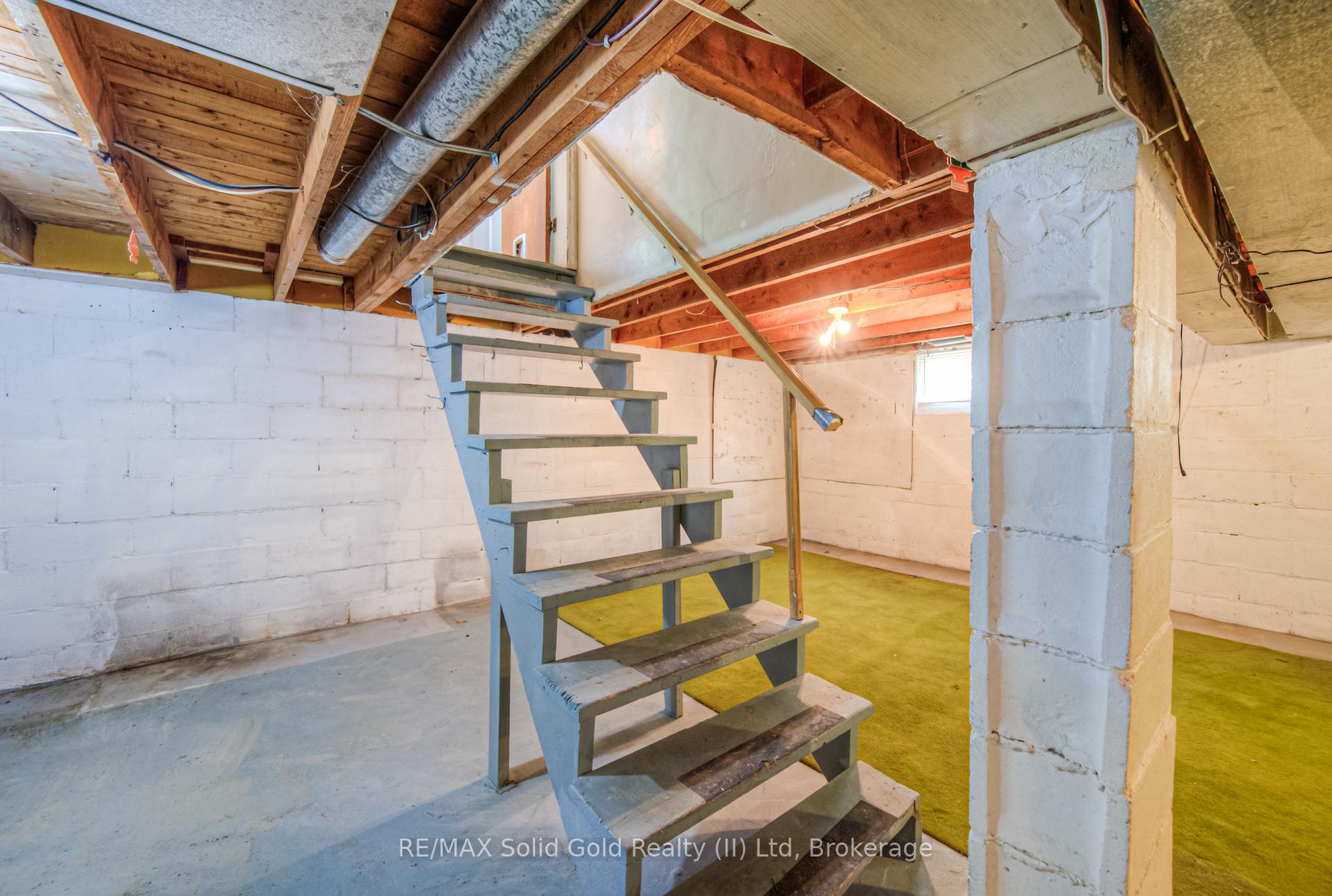 Photo 26 of 48 Barbara Crescent, Kitchener — HOMEH