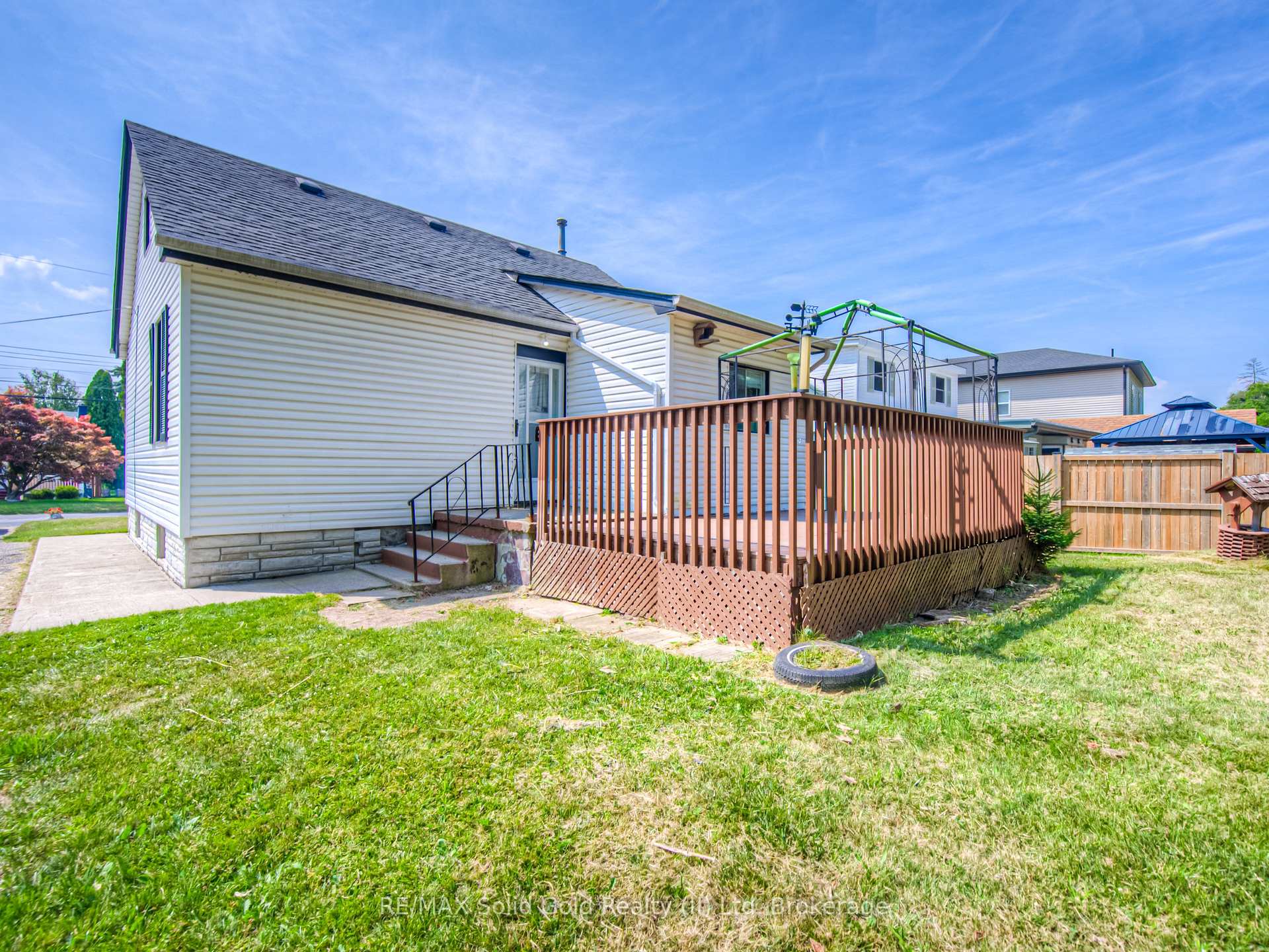 Photo 33 of 48 Barbara Crescent, Kitchener — HOMEH