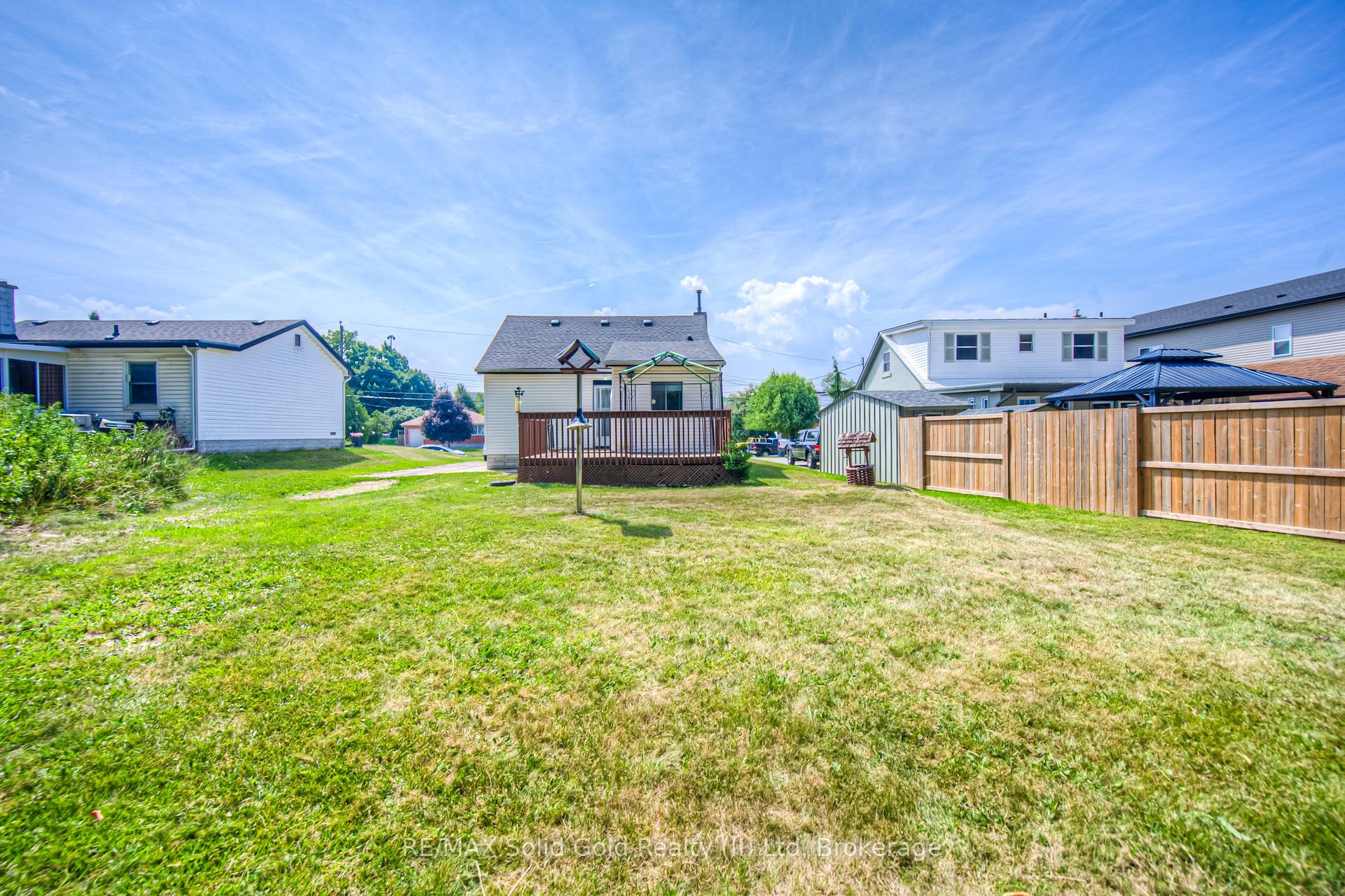 Photo 36 of 48 Barbara Crescent, Kitchener — HOMEH