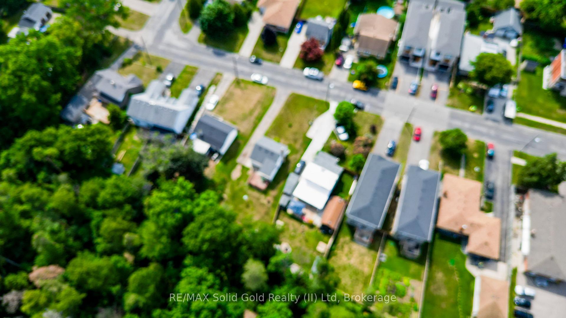 Photo 43 of 48 Barbara Crescent, Kitchener — HOMEH