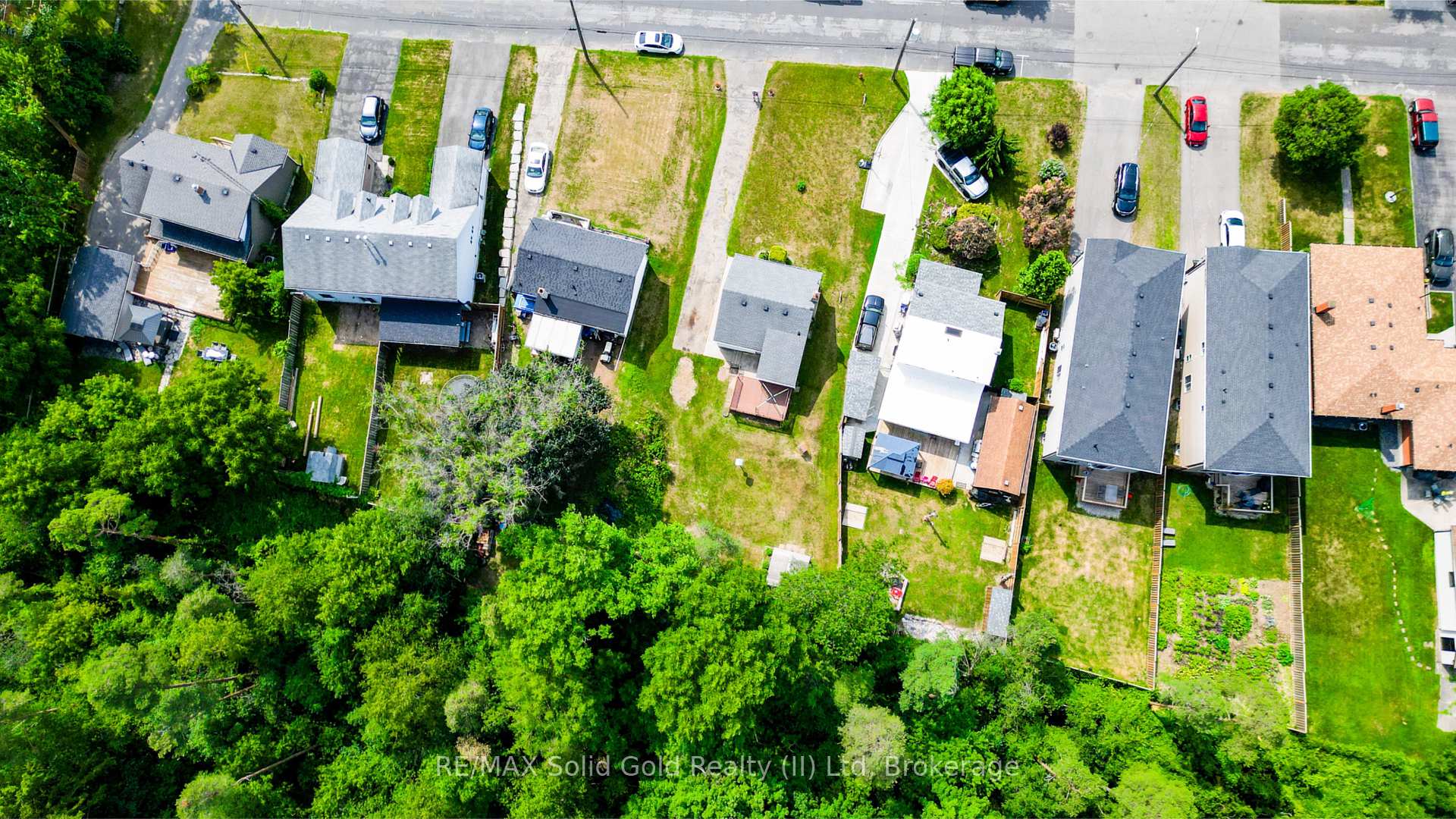 Photo 45 of 48 Barbara Crescent, Kitchener — HOMEH